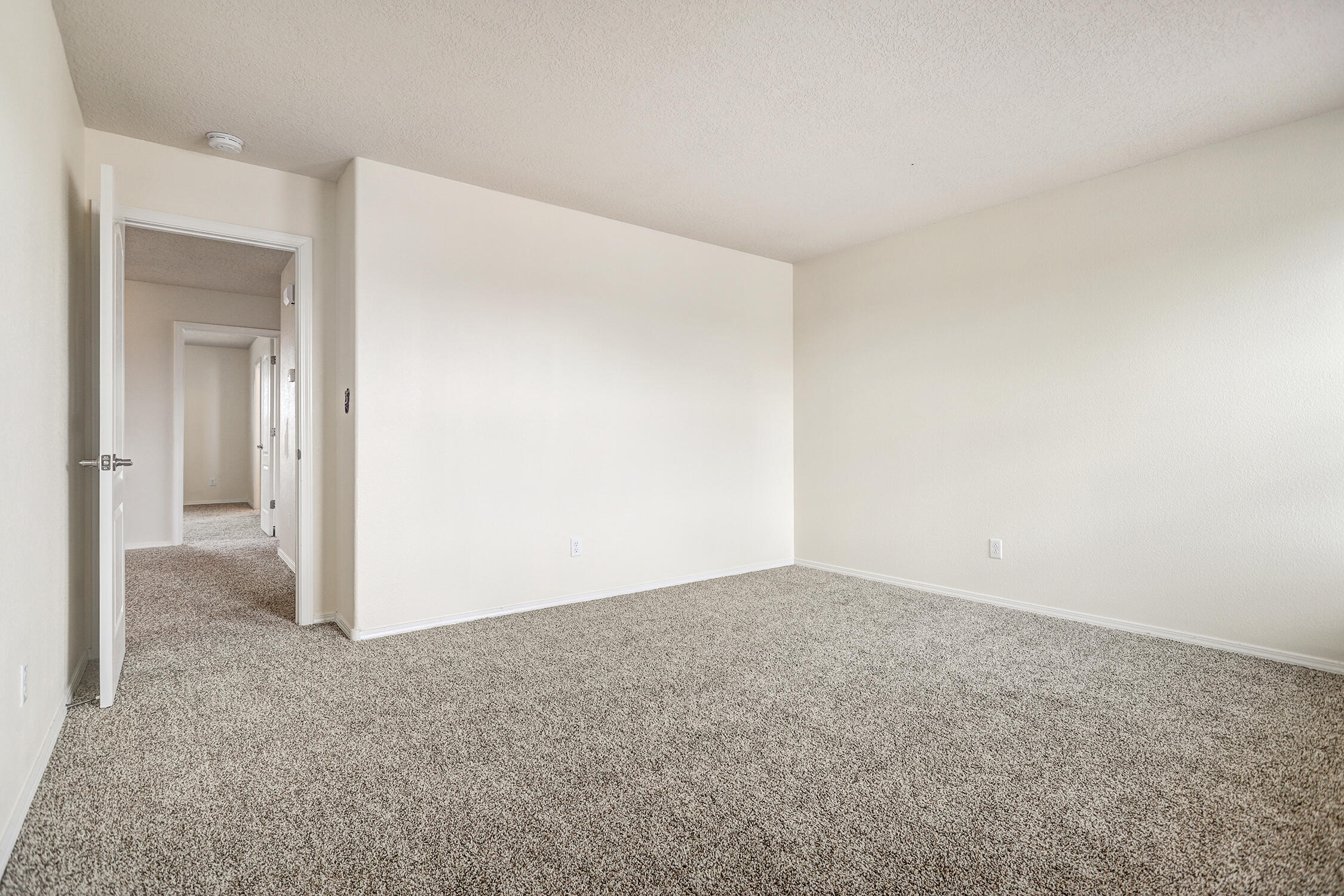 579 Creekside Avenue SW