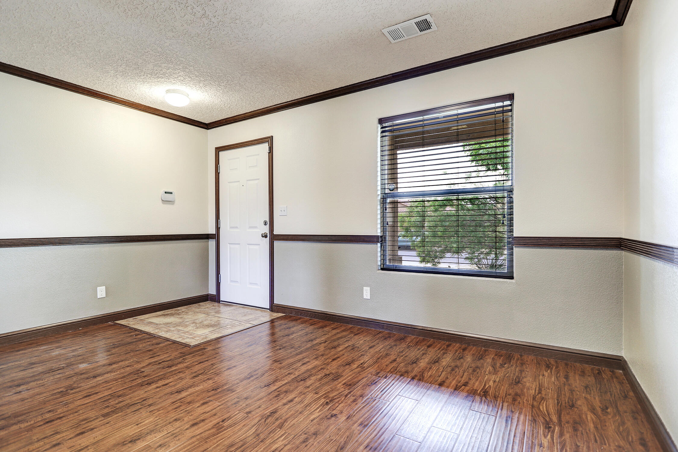 579 Creekside Avenue SW