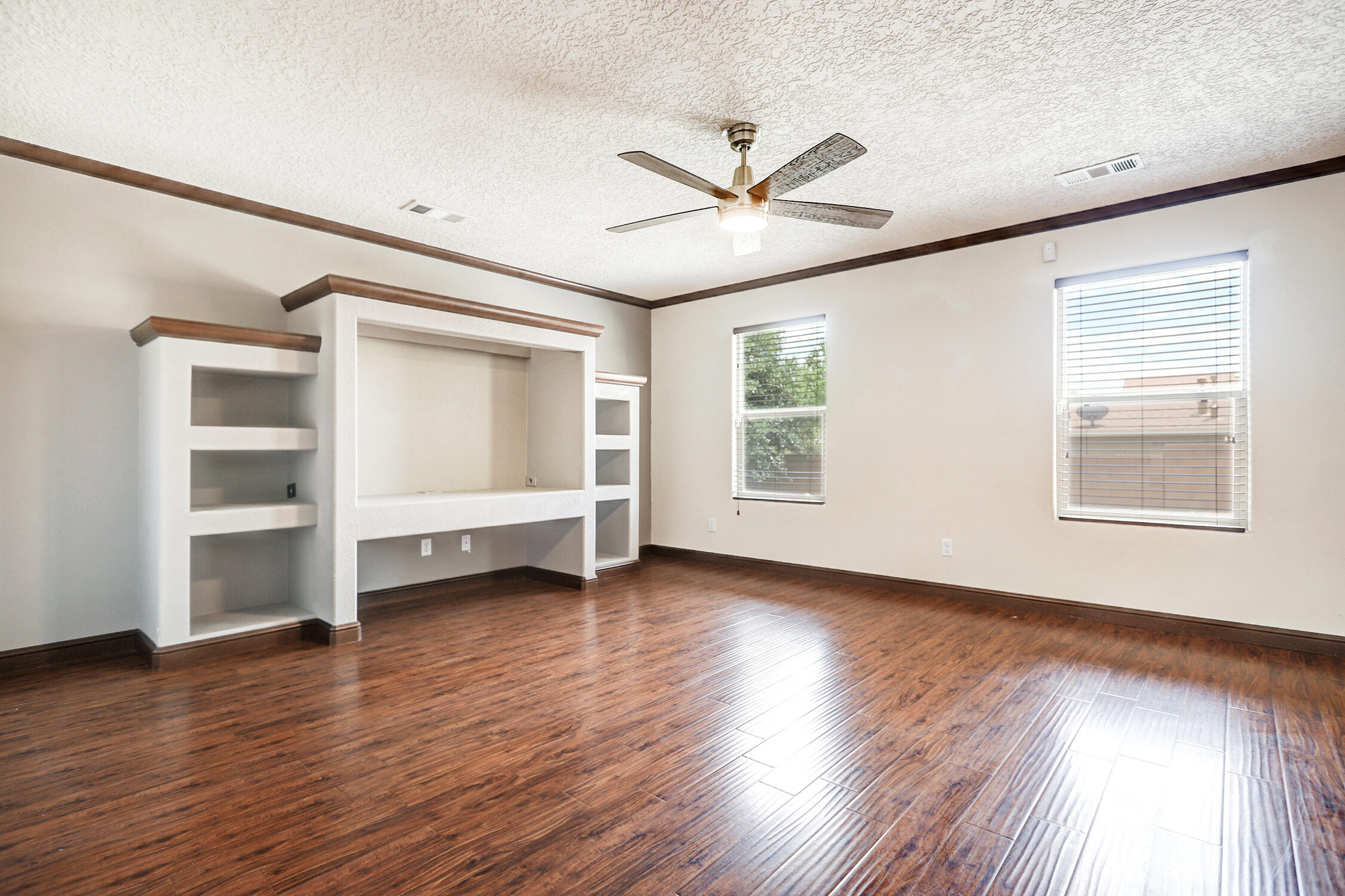 579 Creekside Avenue SW