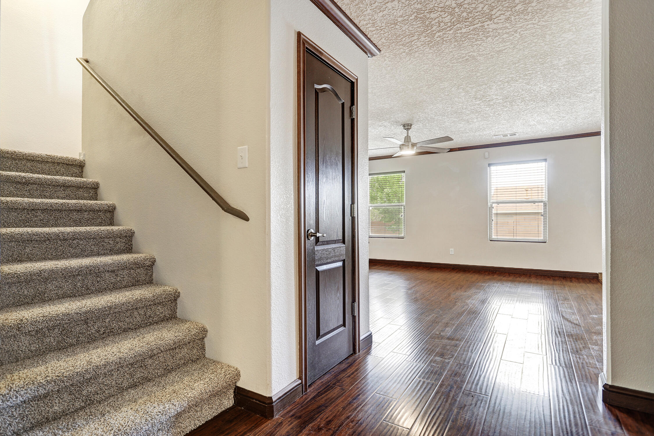 579 Creekside Avenue SW