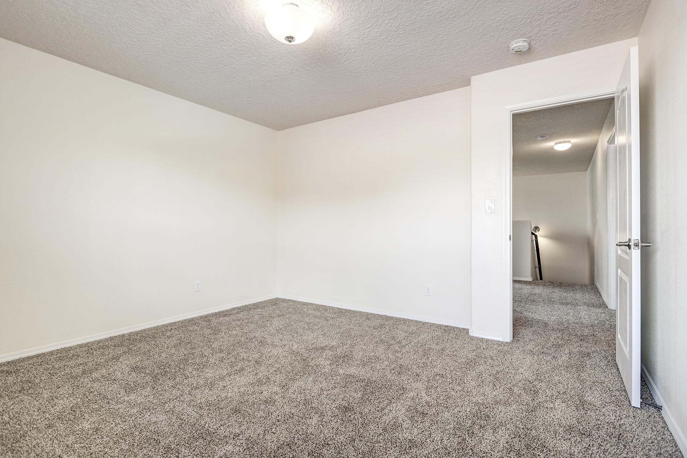 579 Creekside Avenue SW