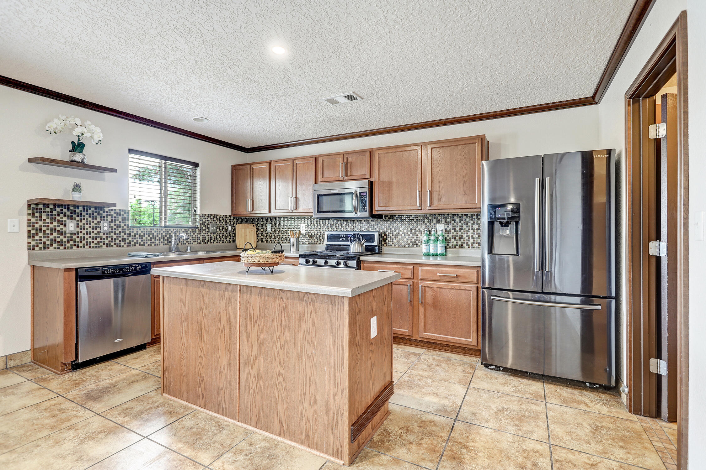 579 Creekside Avenue SW