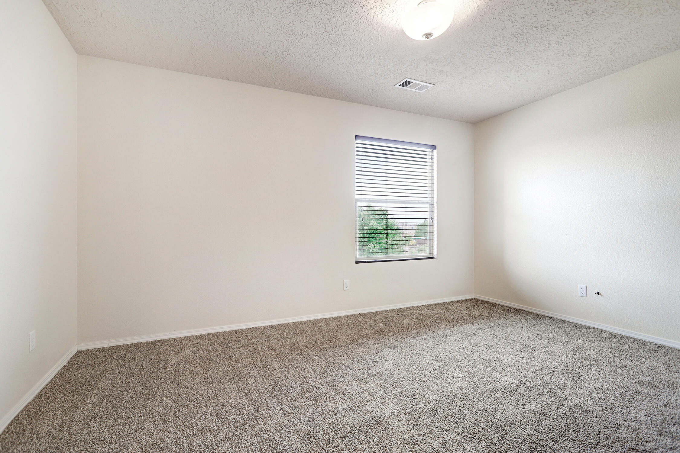 579 Creekside Avenue SW