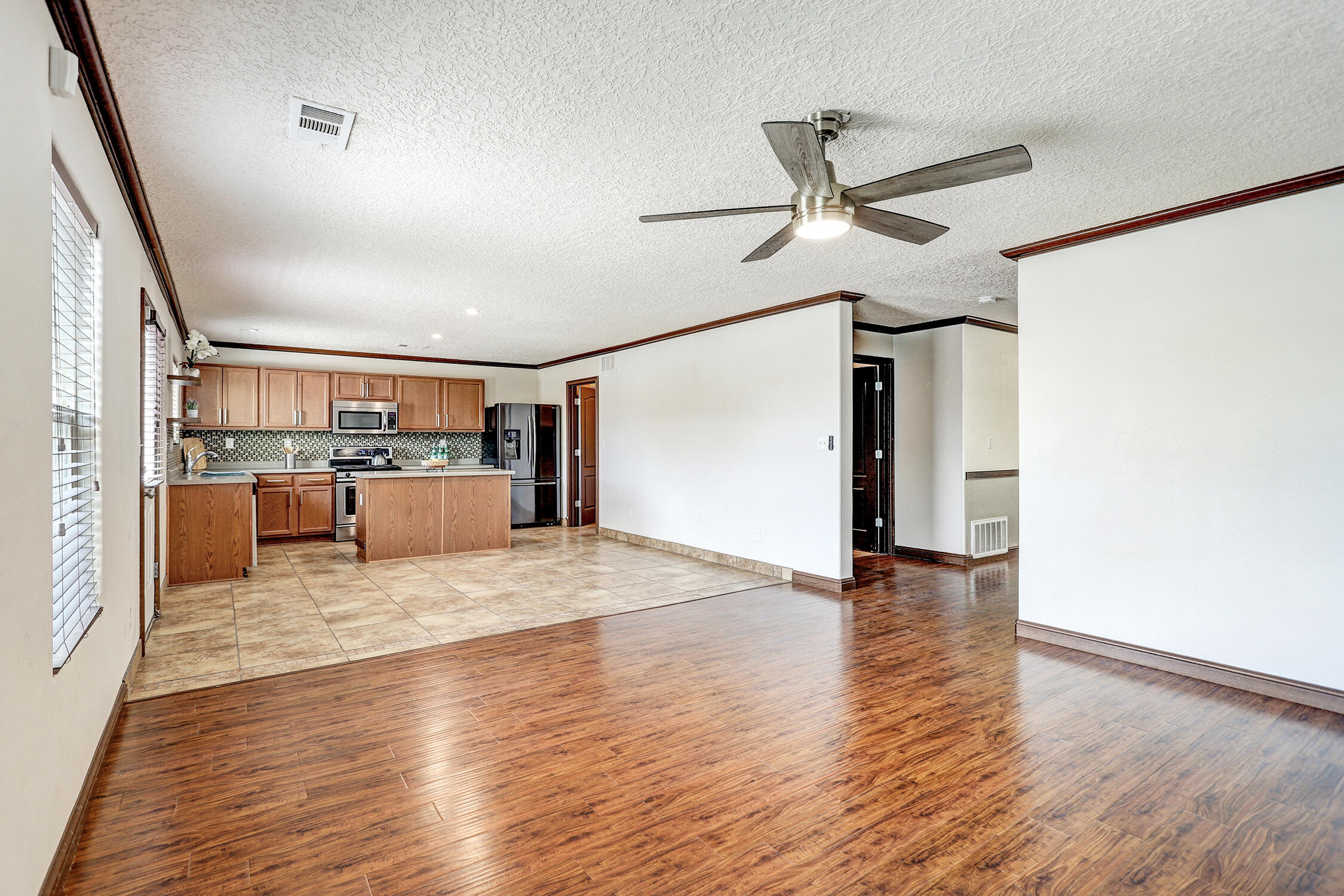 579 Creekside Avenue SW