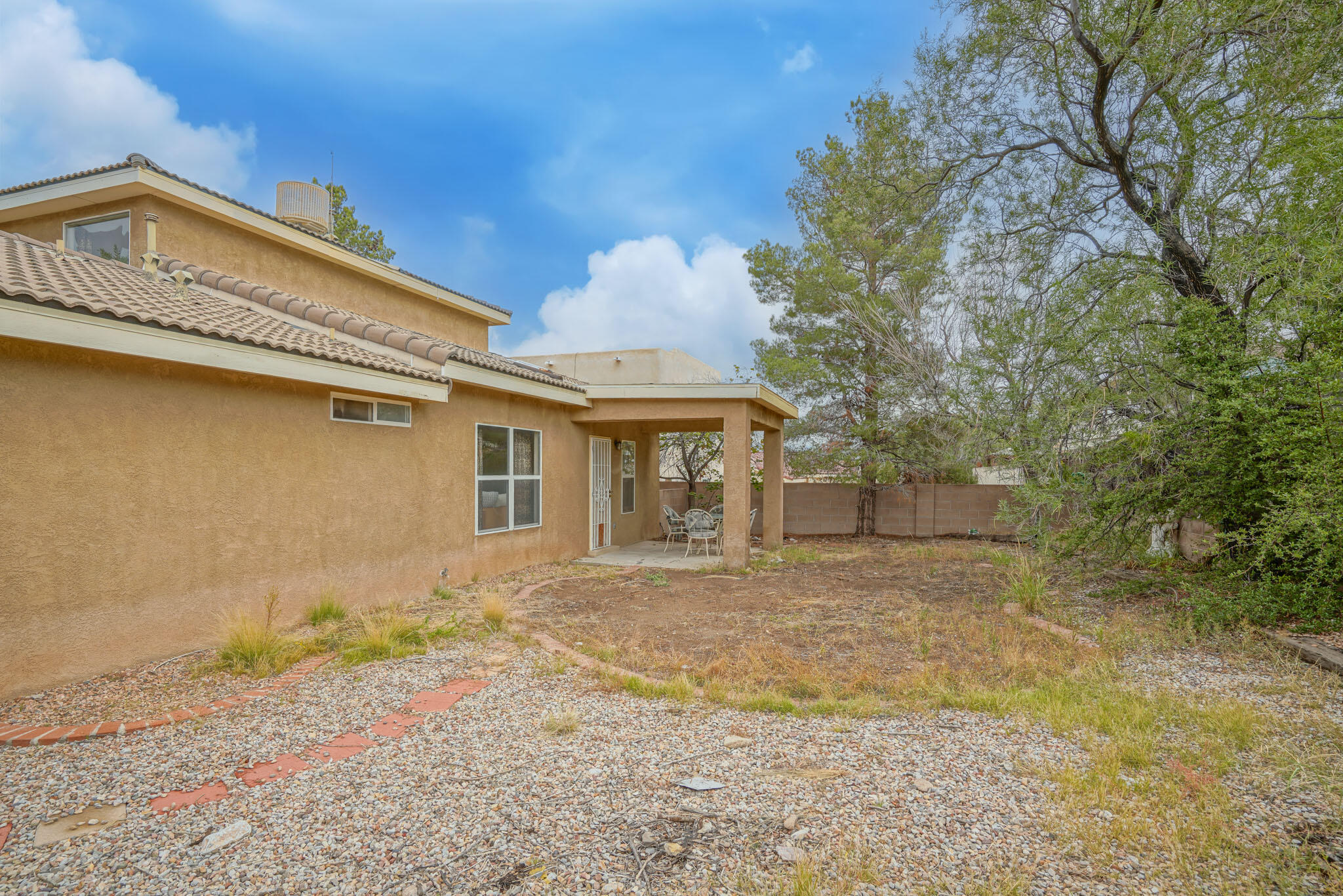 8012 Petroglyph Avenue NW