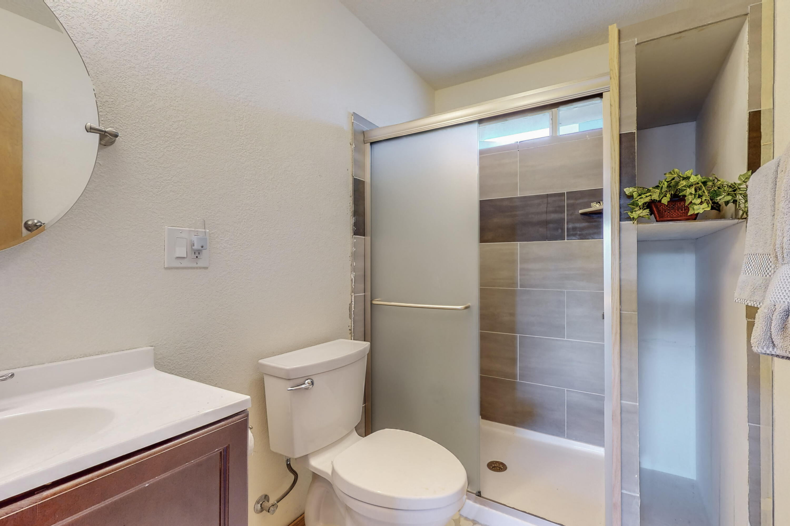 8012 Petroglyph Avenue NW