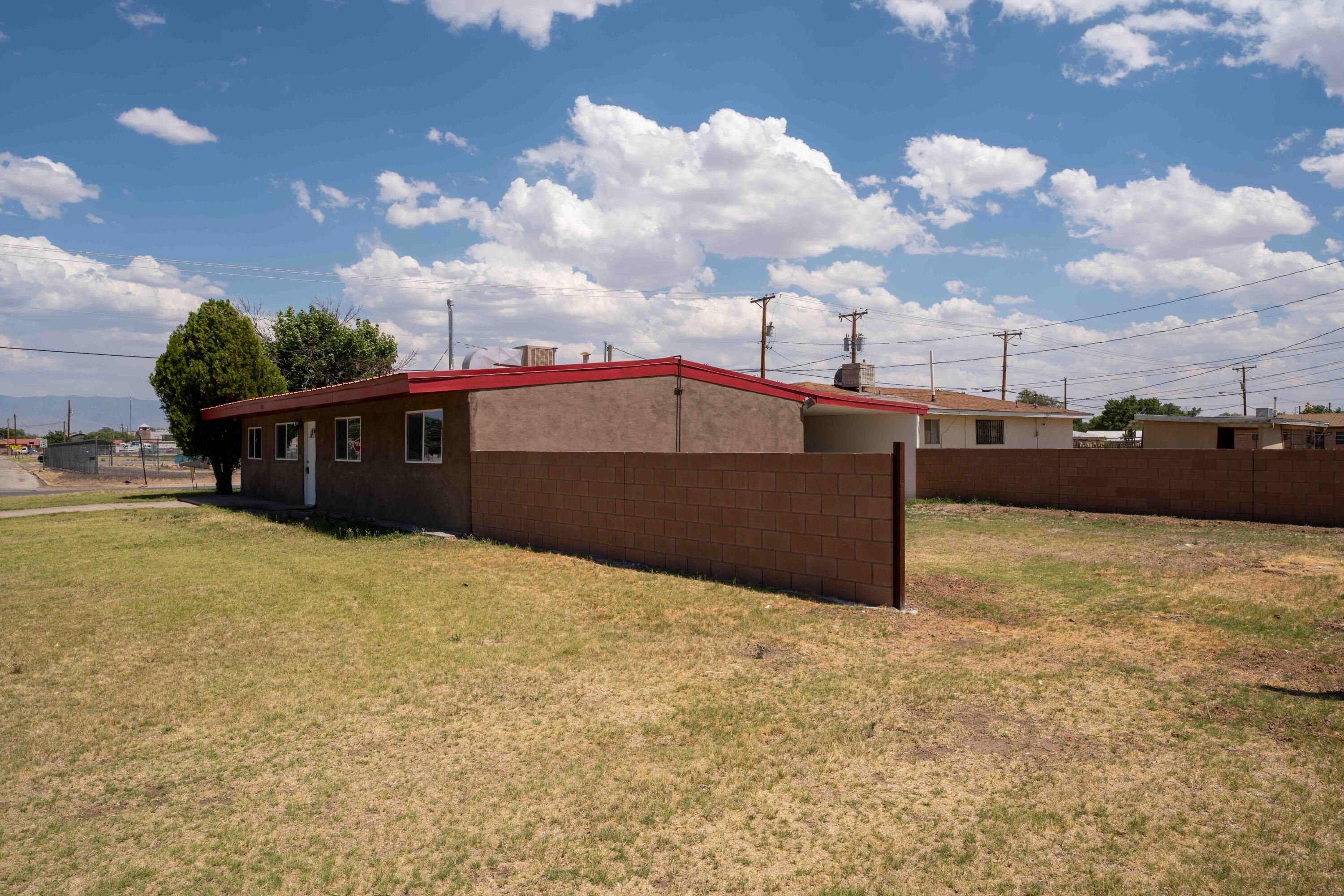 1001 Esperanza Drive