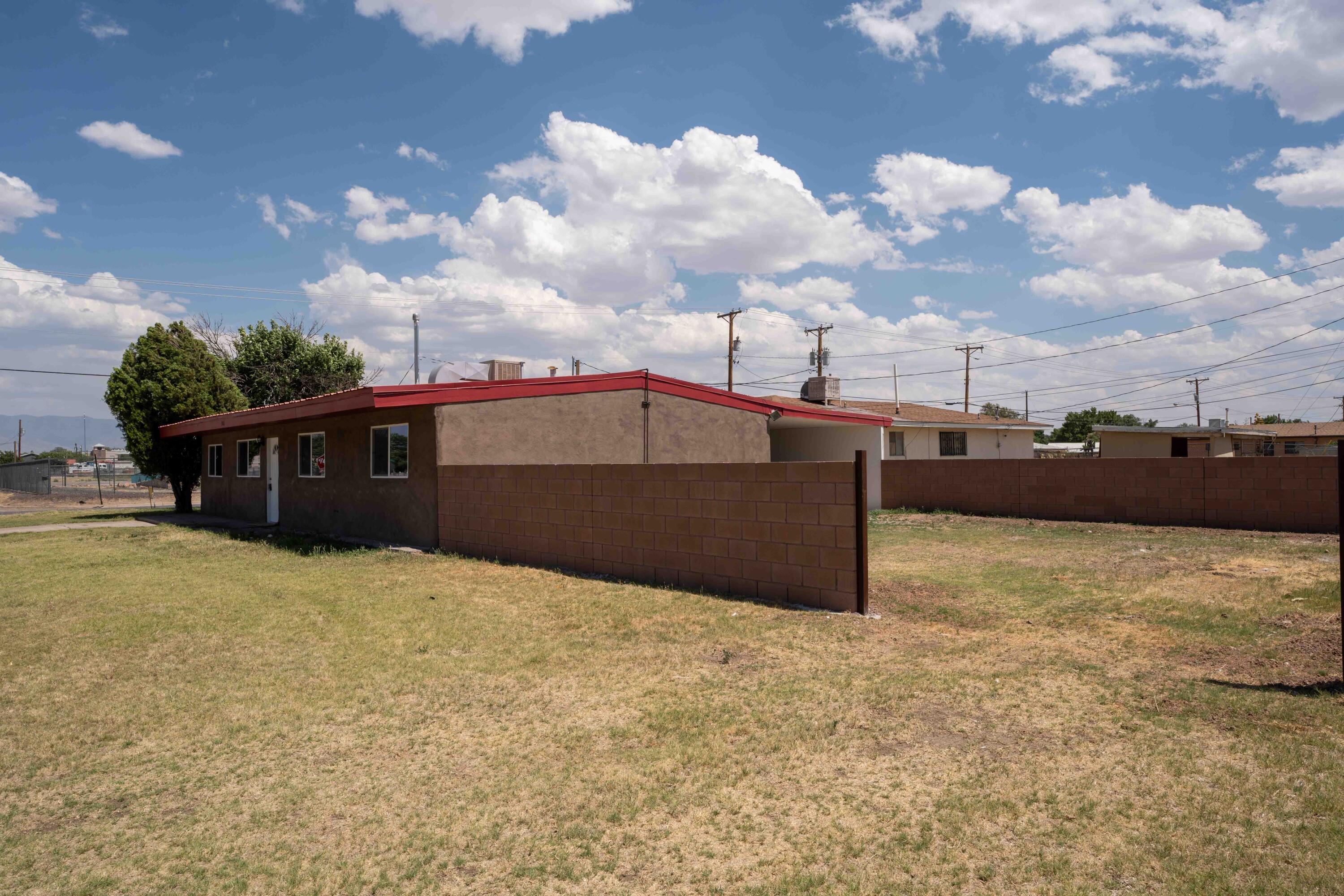 1001 Esperanza Drive