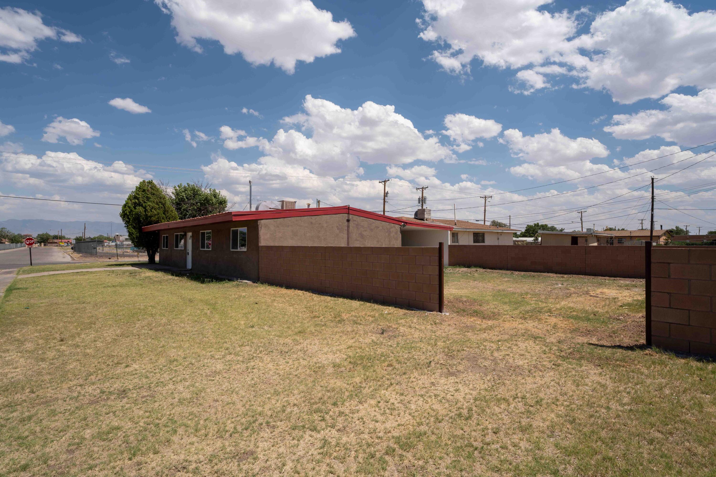 1001 Esperanza Drive