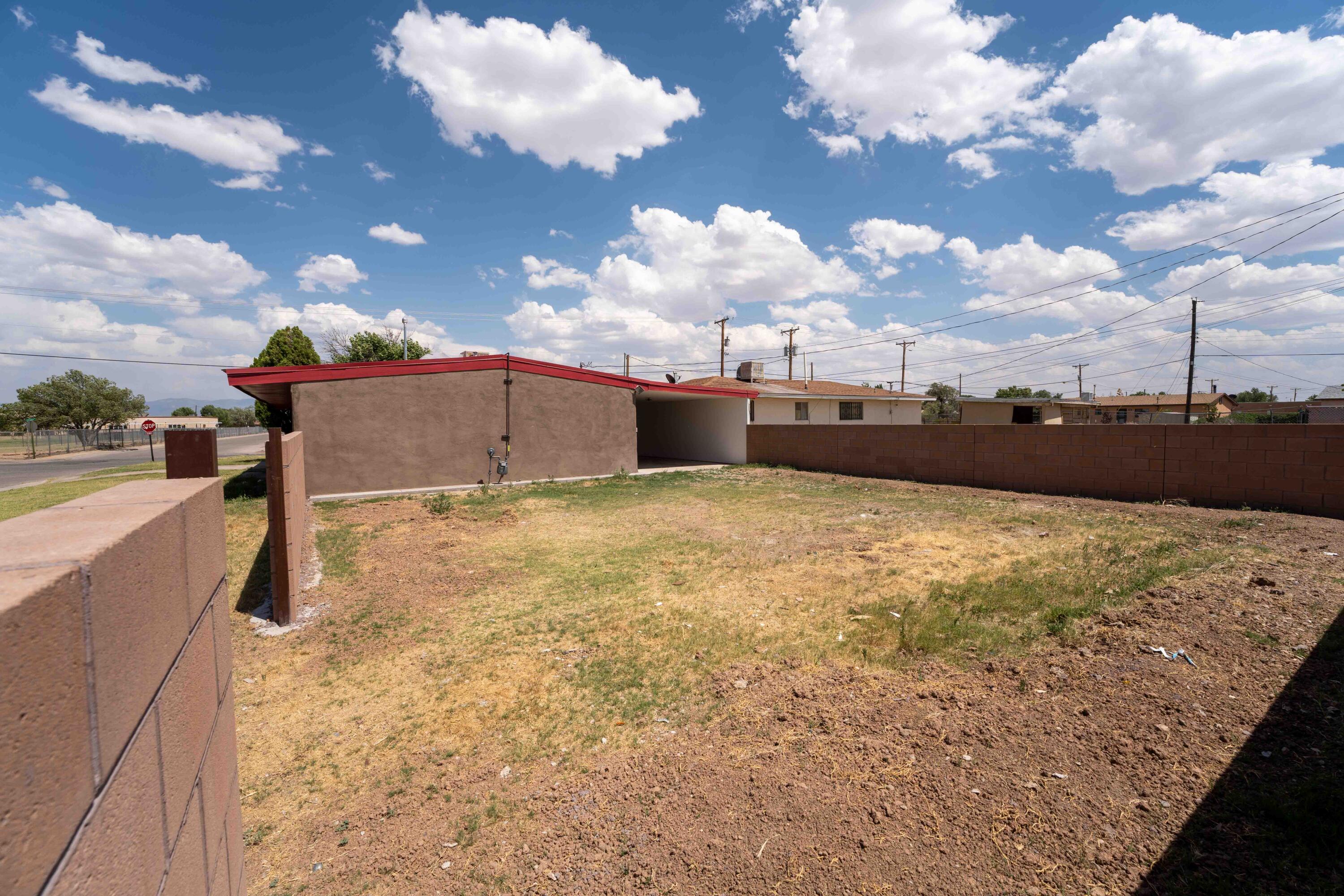 1001 Esperanza Drive