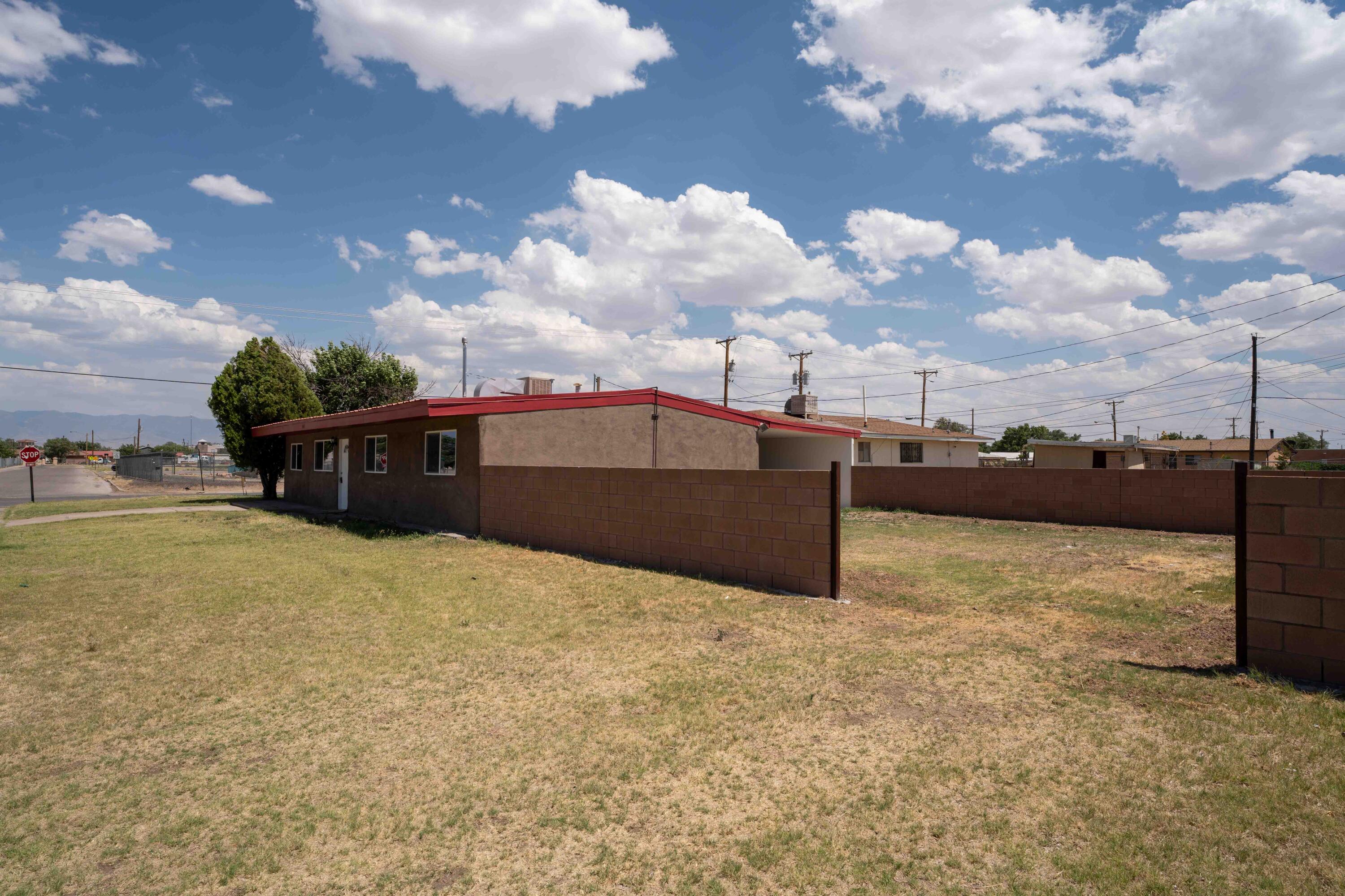 1001 Esperanza Drive