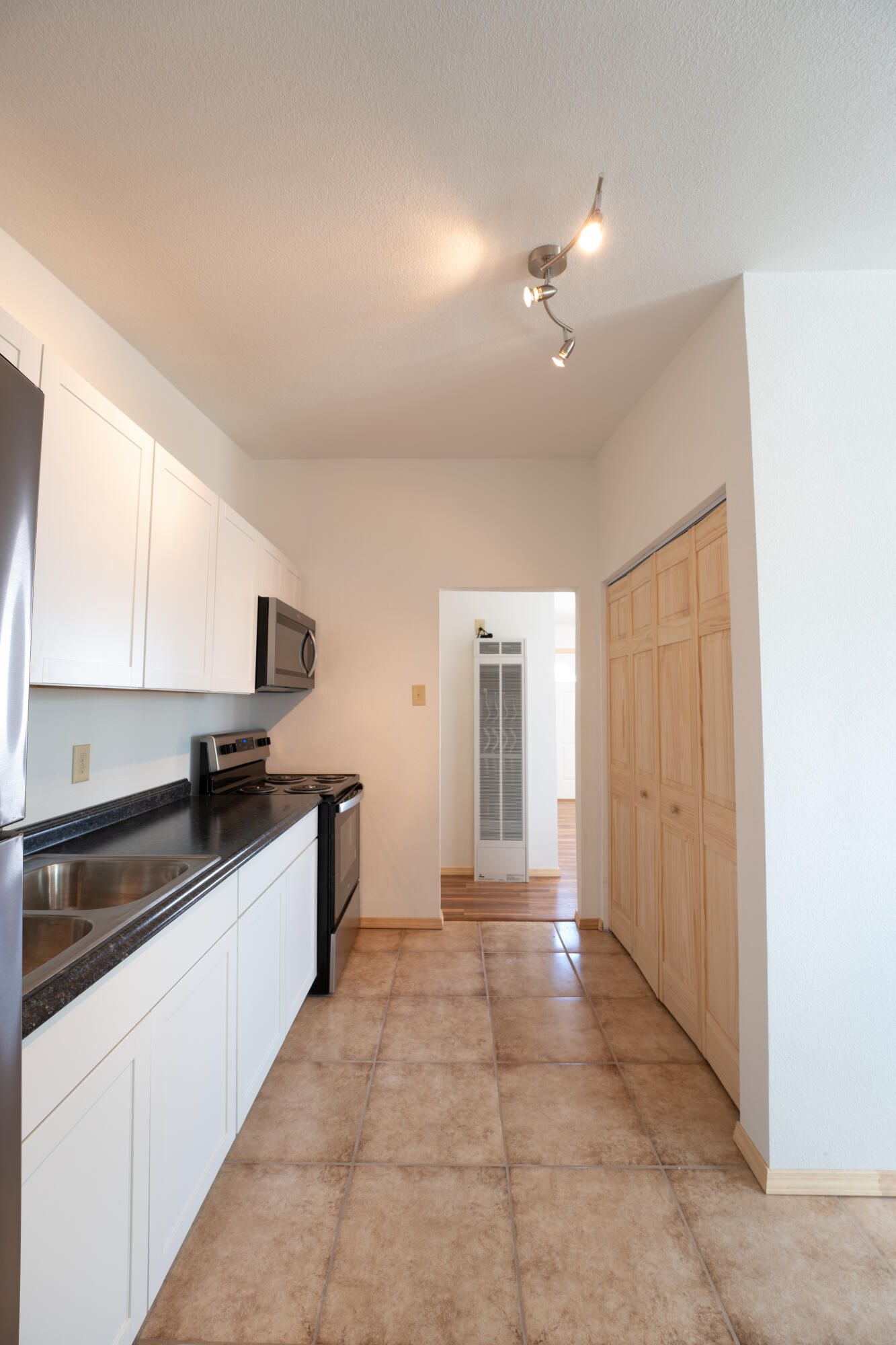 1001 Esperanza Drive