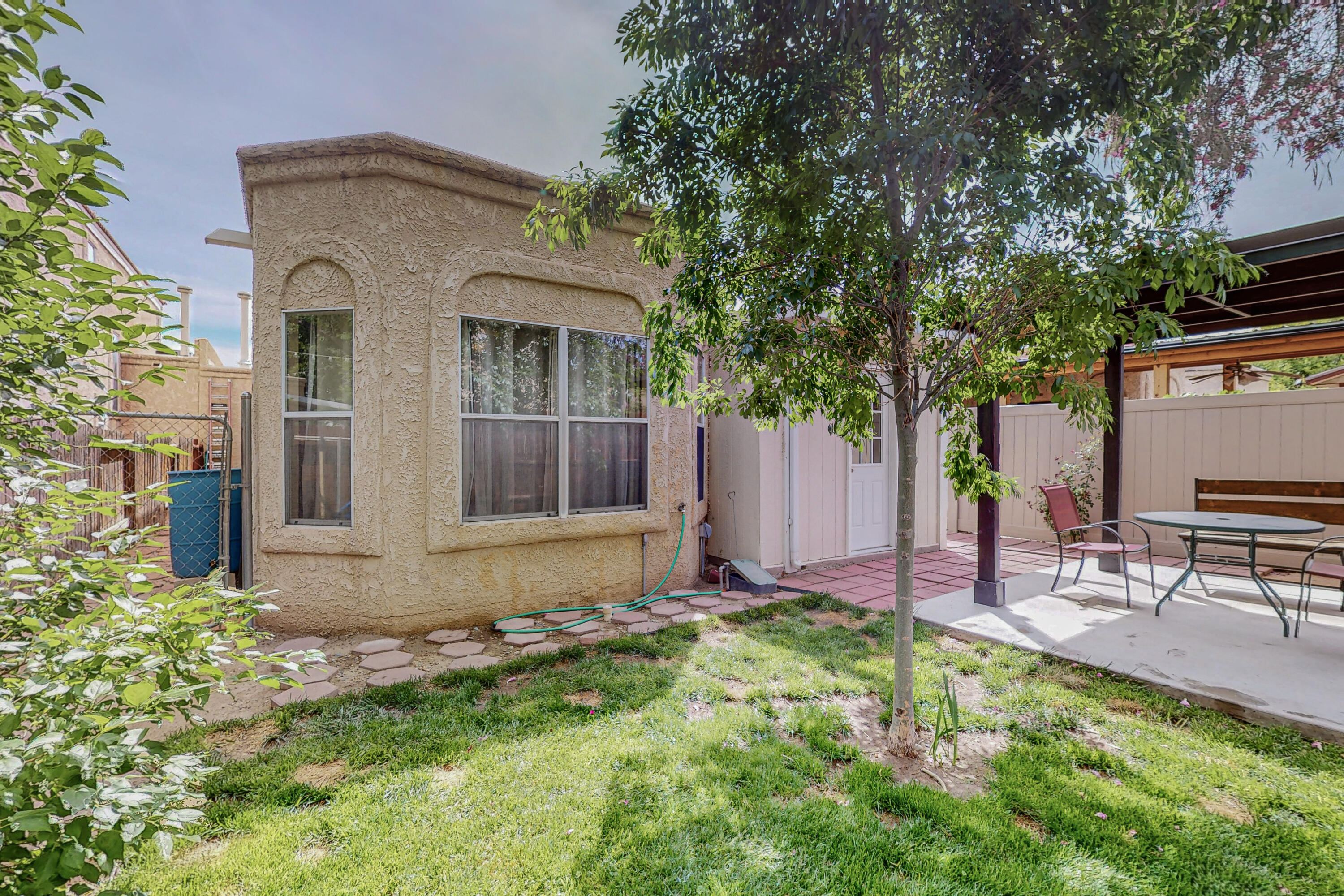 6909 Los Alisos Court NW
