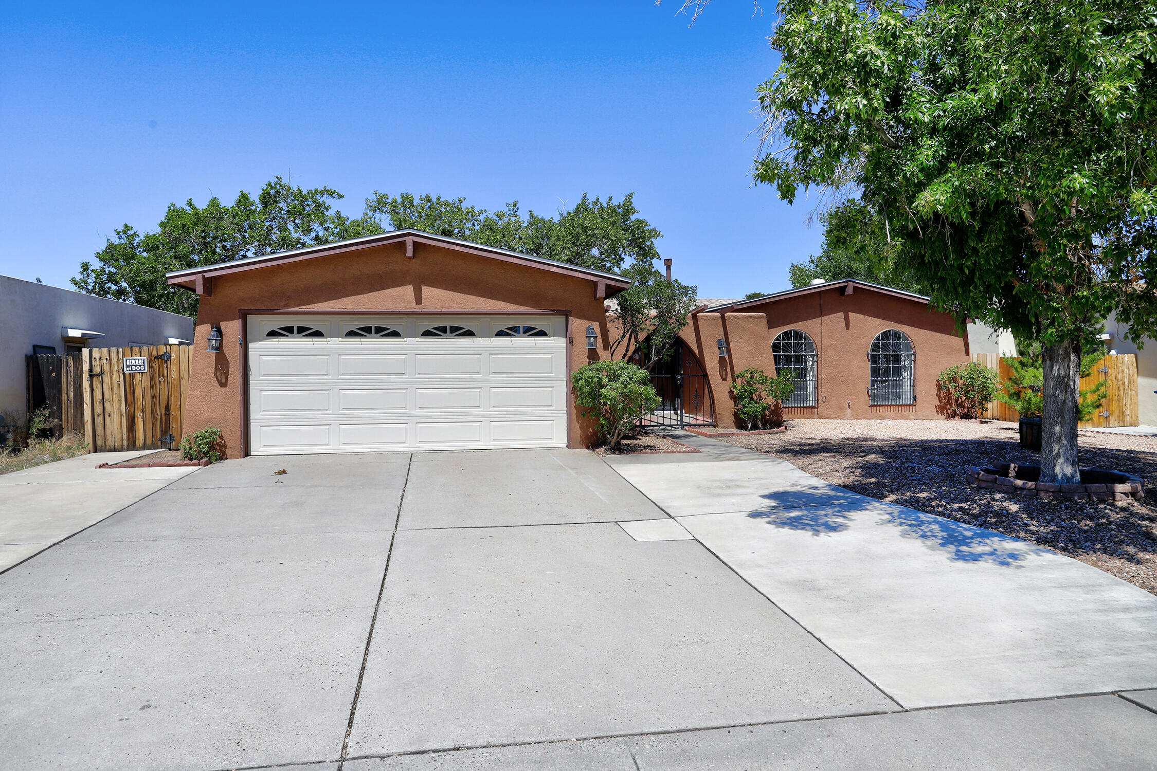 7409 Frieda Street NE