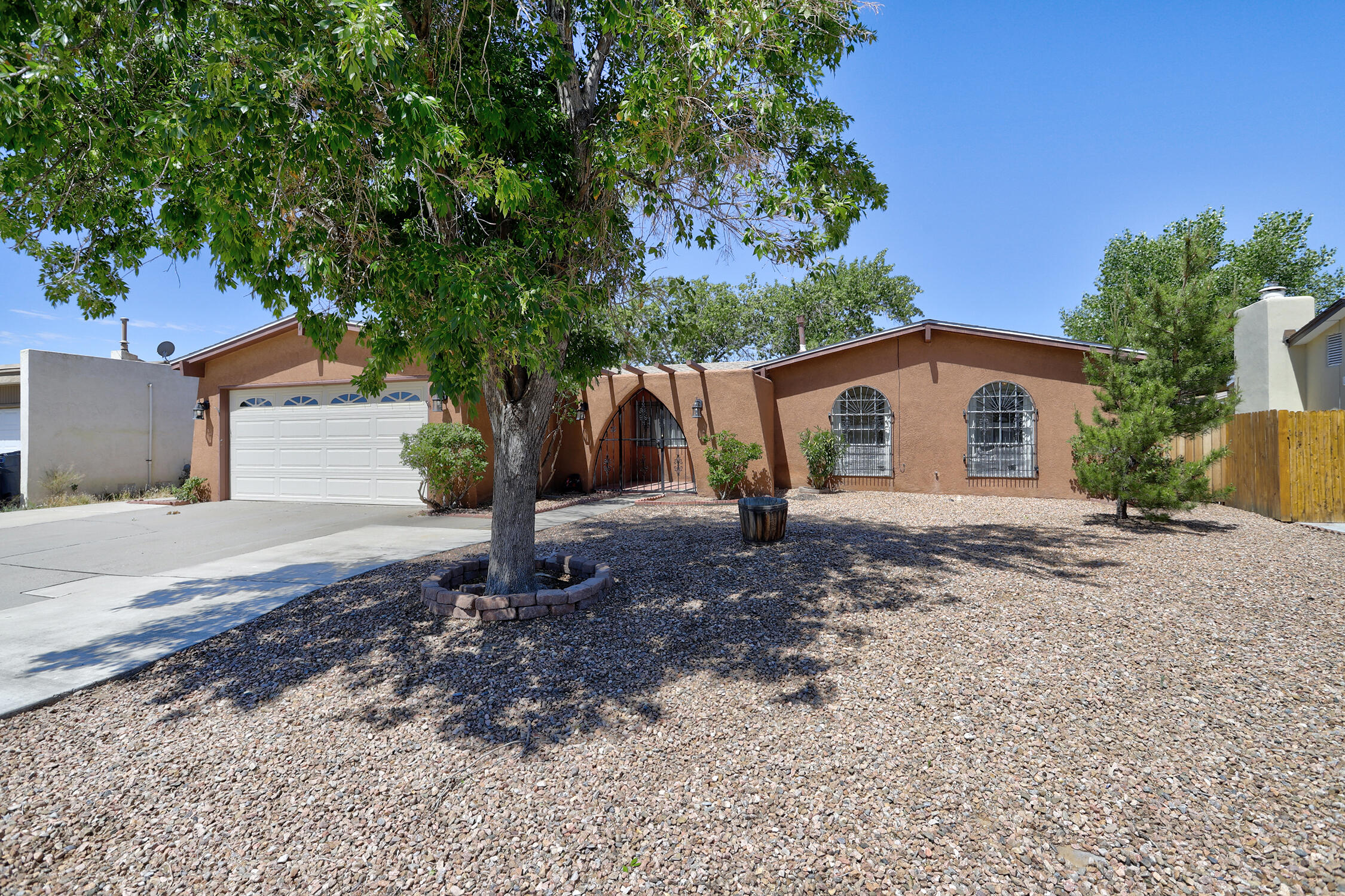 7409 Frieda Street NE