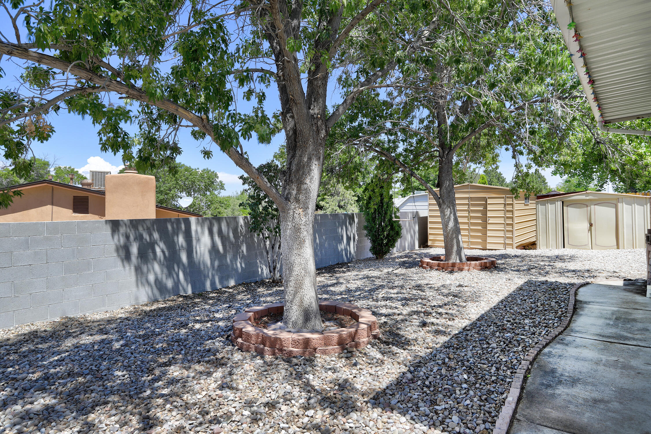 7409 Frieda Street NE