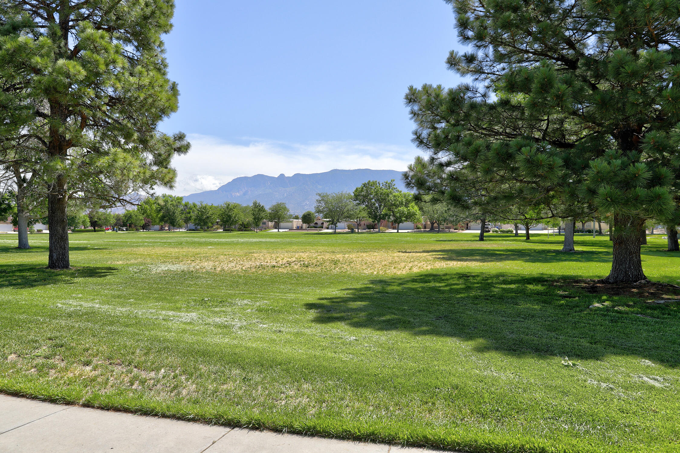 7409 Frieda Street NE