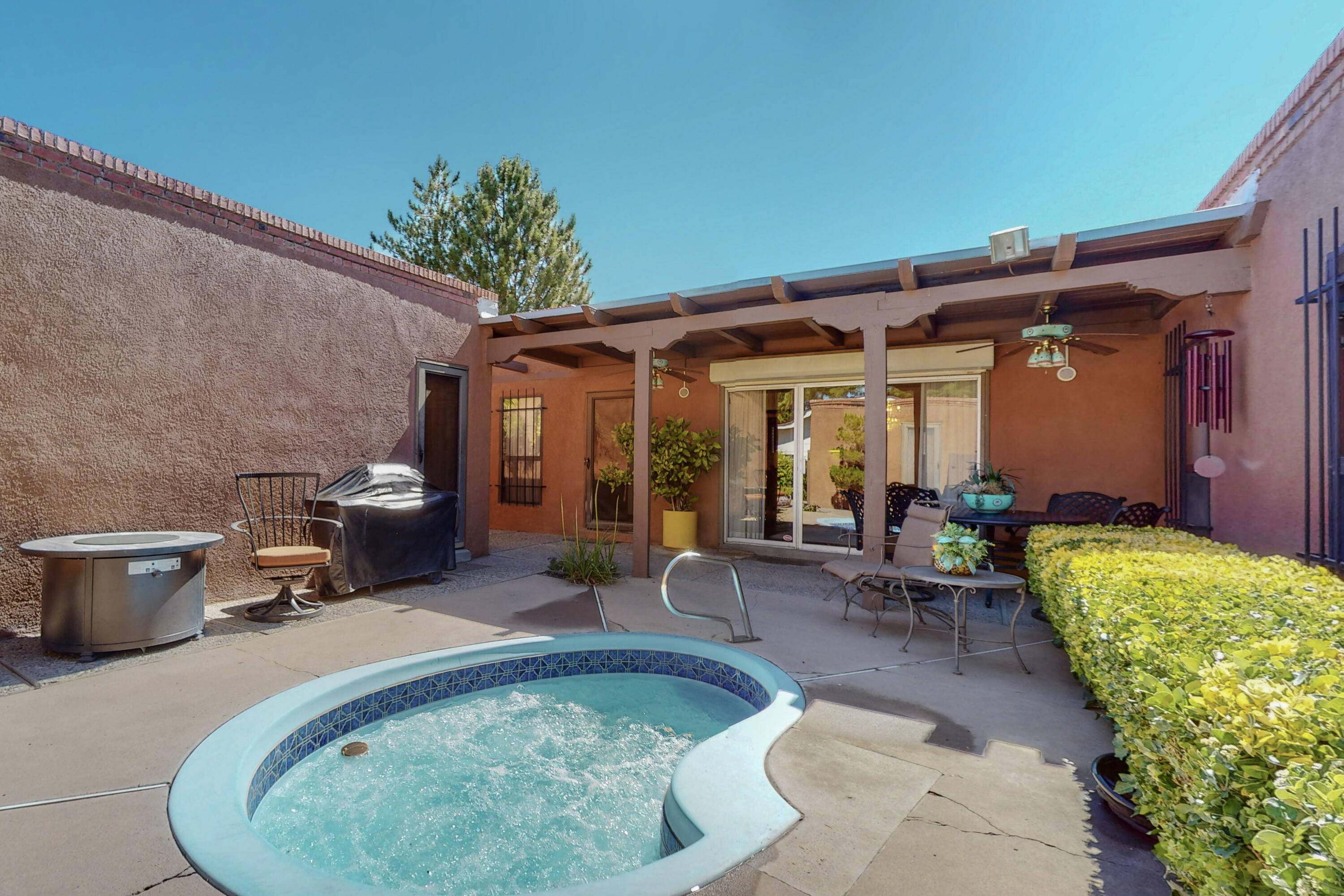 10230 Cielito Lindo NE