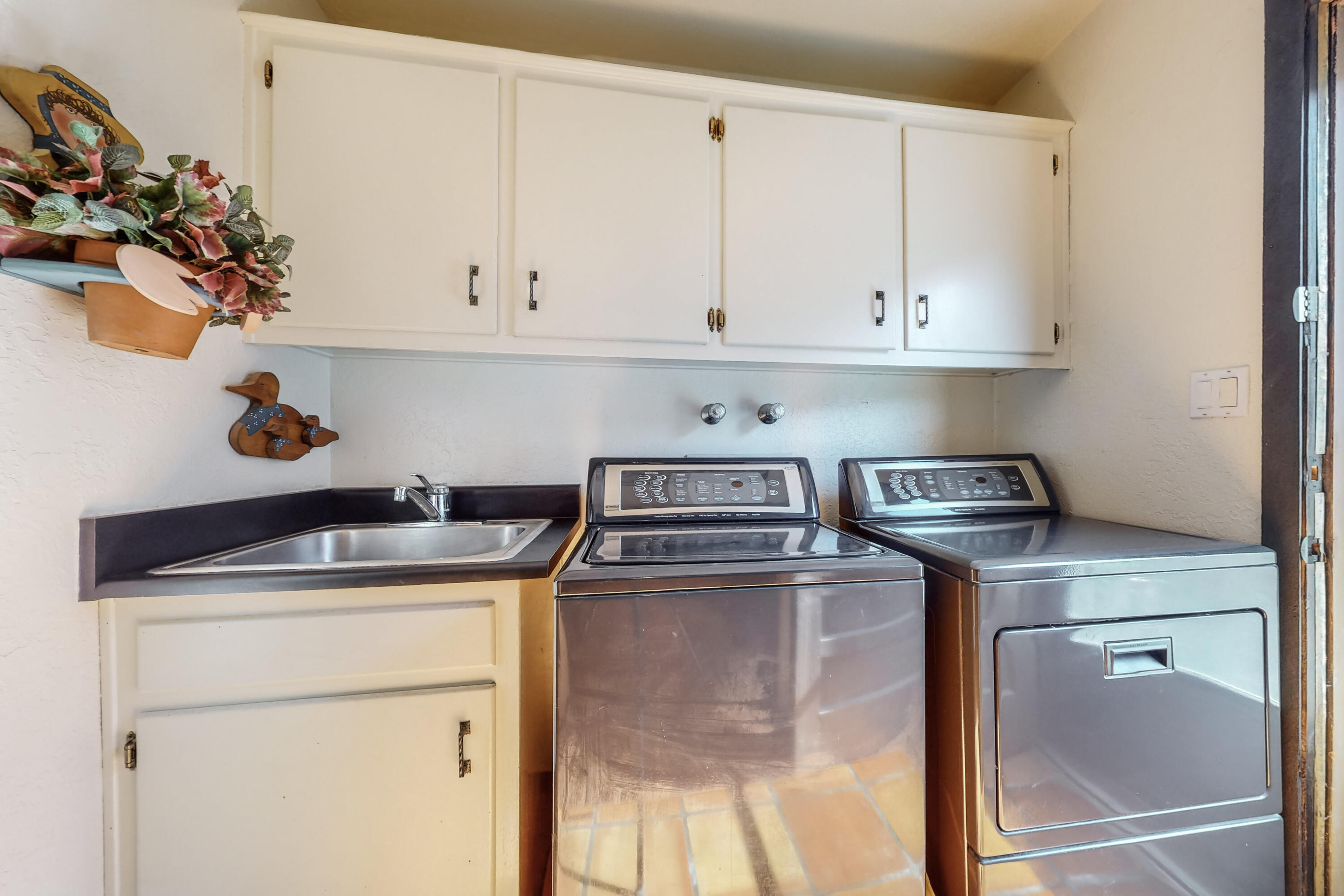 10230 Cielito Lindo NE