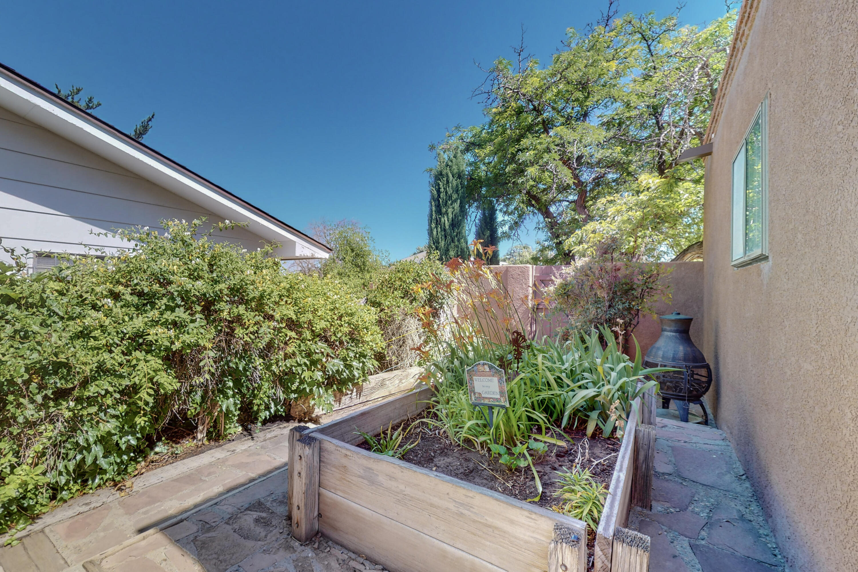 10230 Cielito Lindo NE