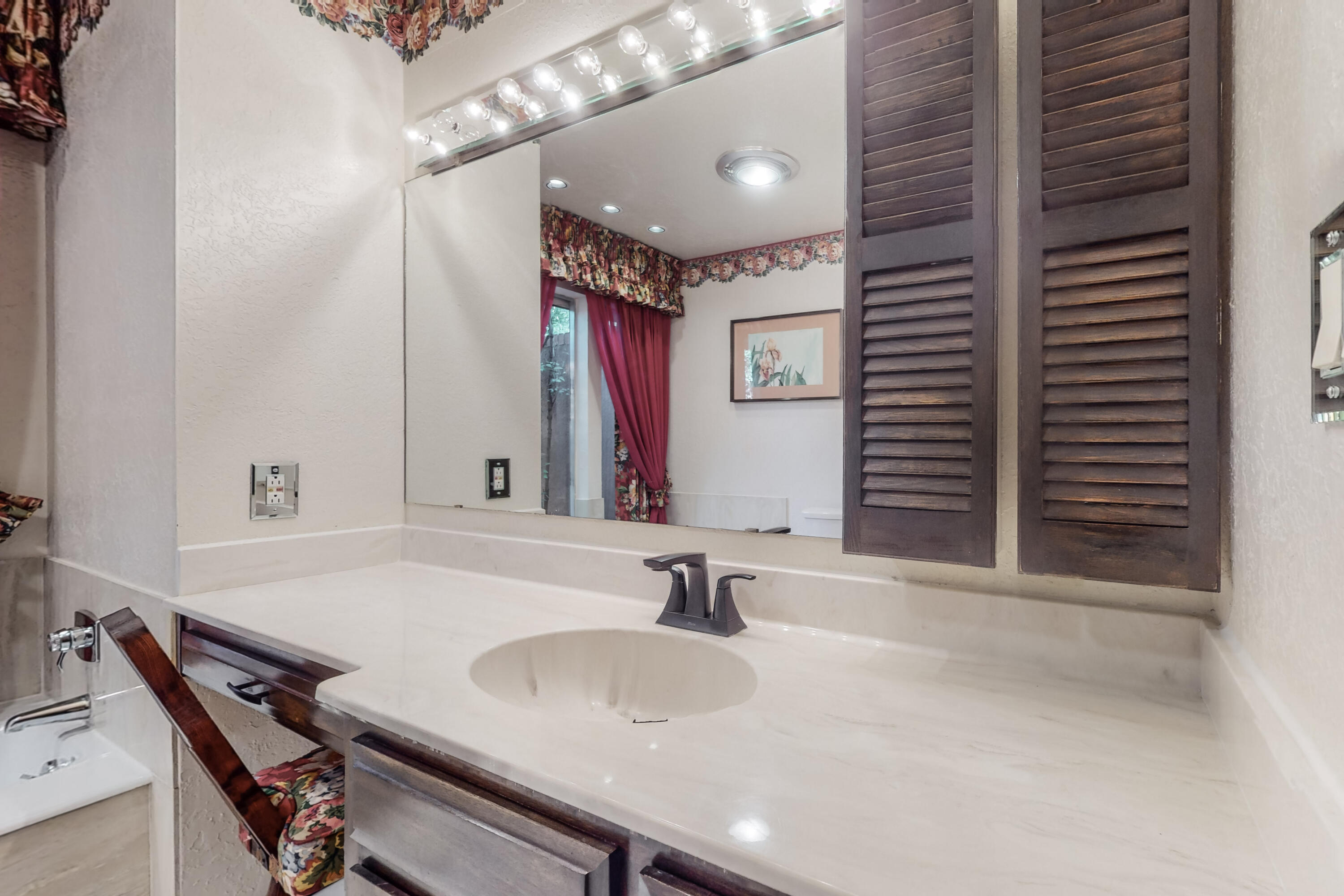 10230 Cielito Lindo NE