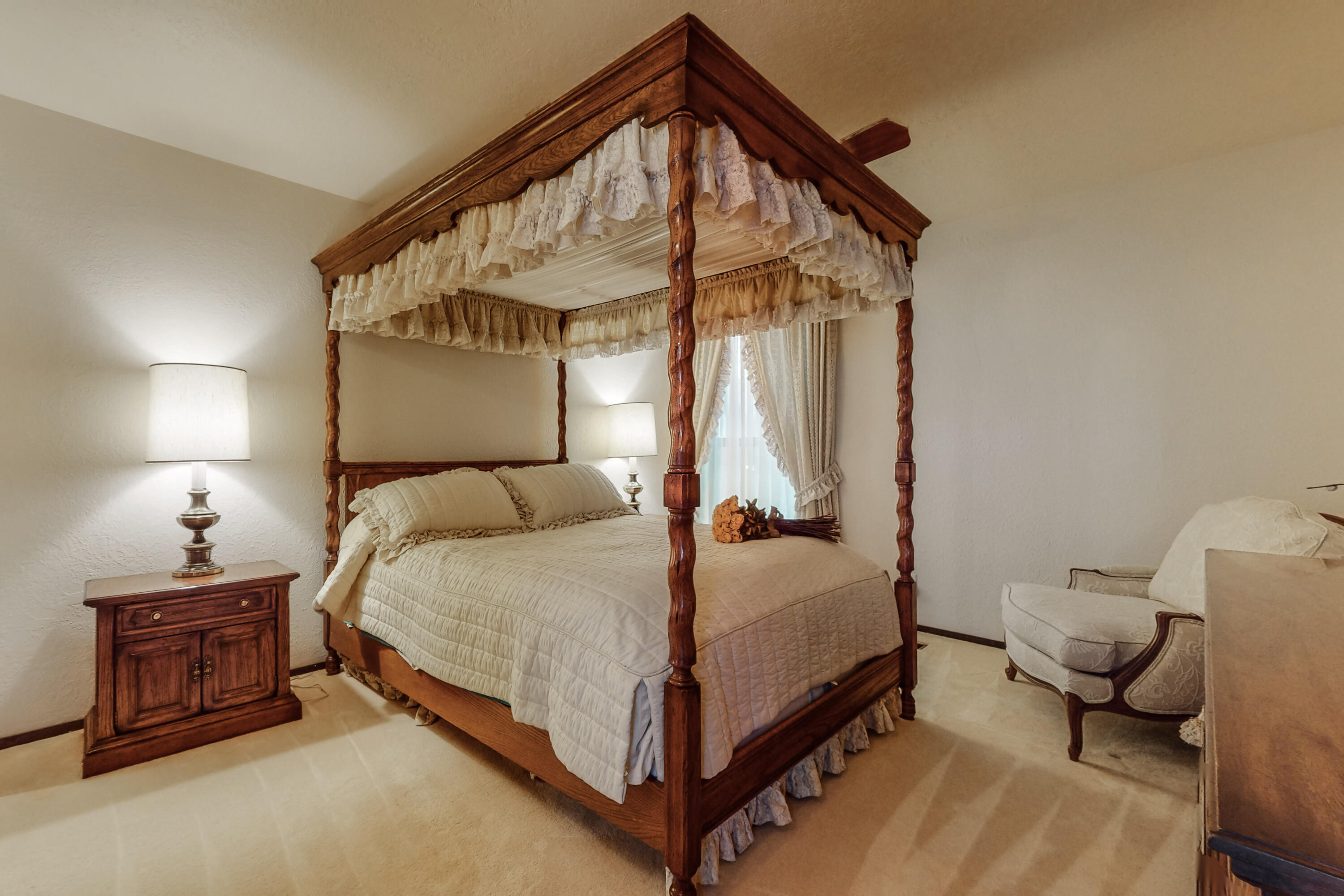 10230 Cielito Lindo NE