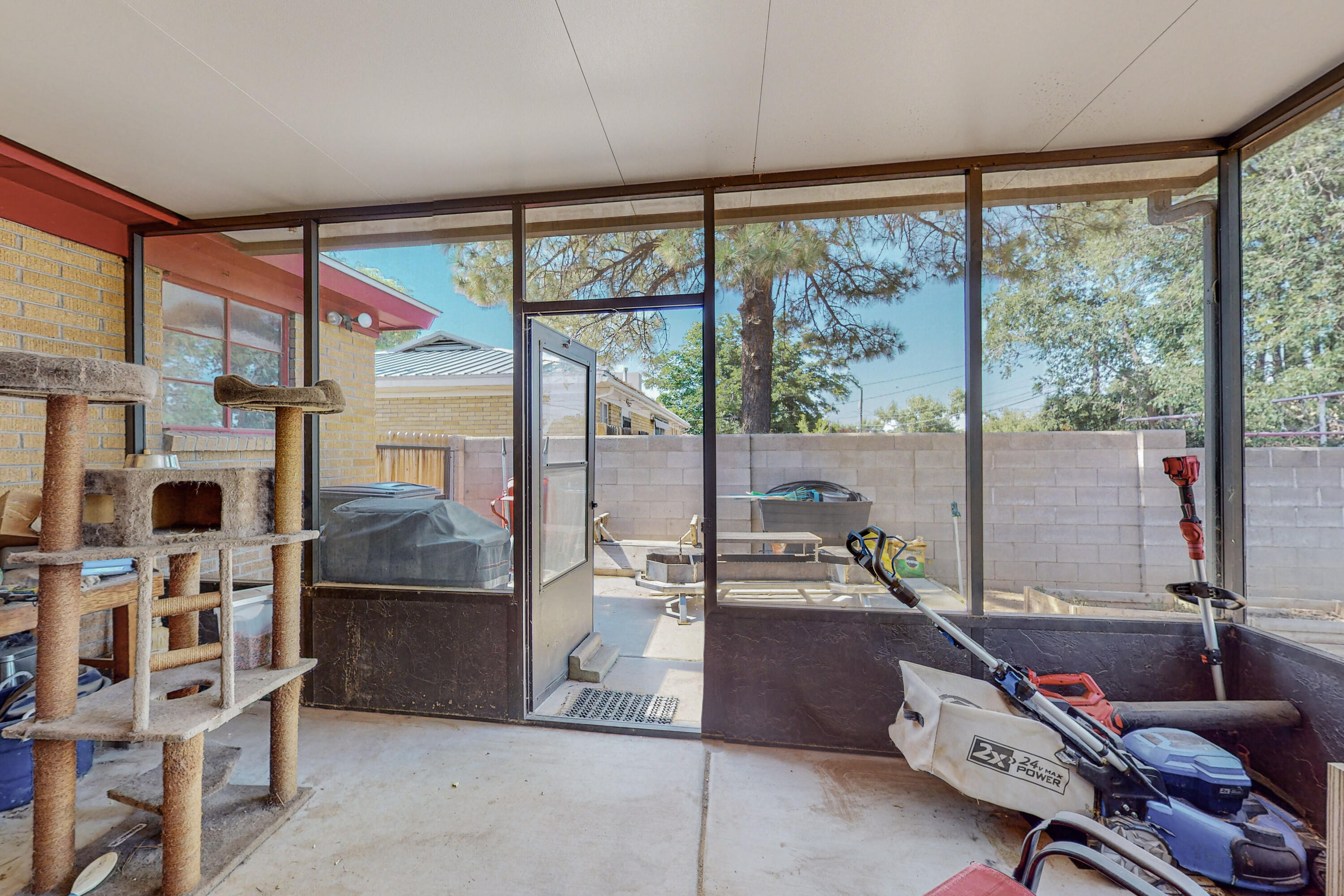 2725 Vermont Street NE