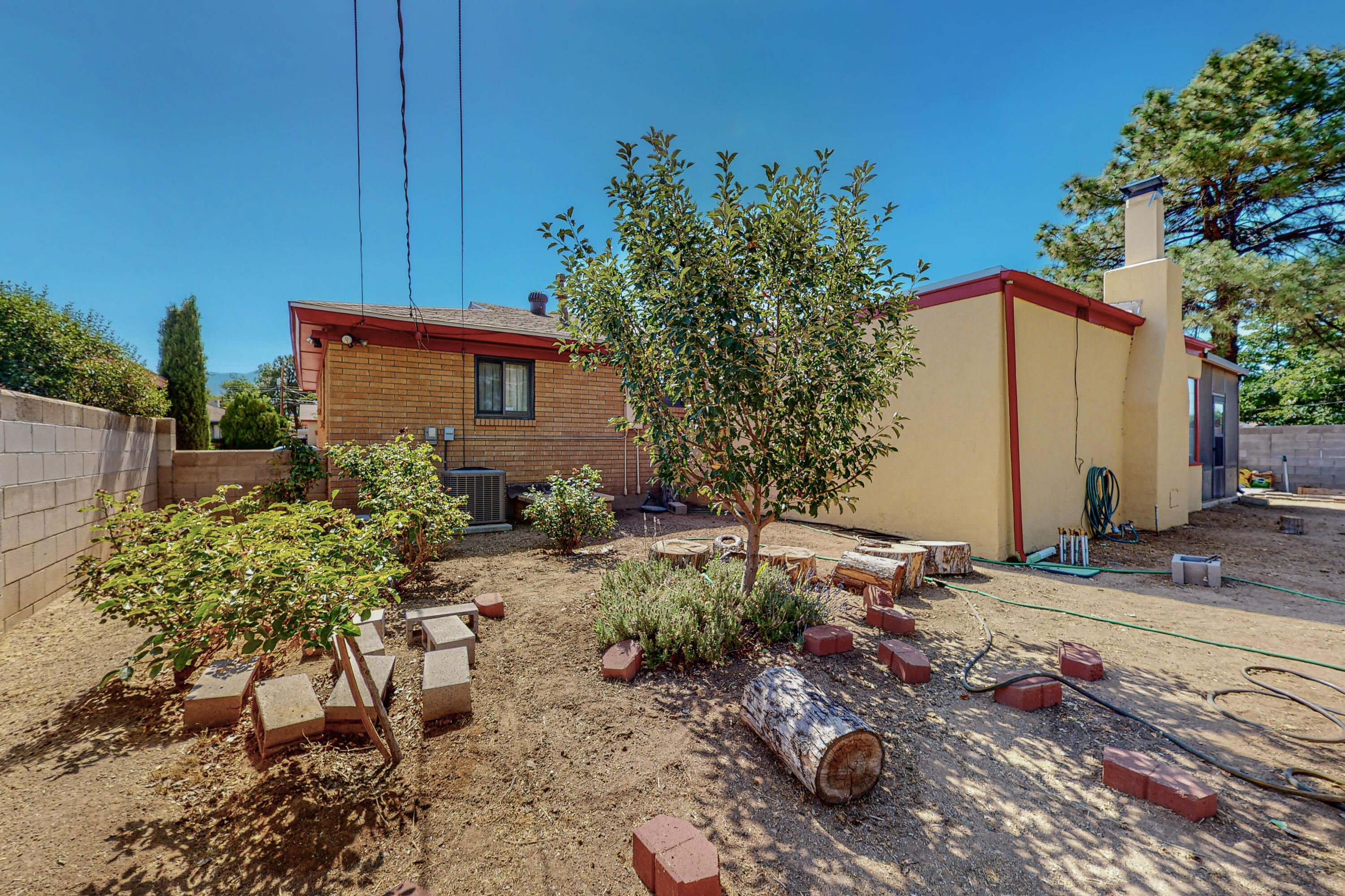 2725 Vermont Street NE