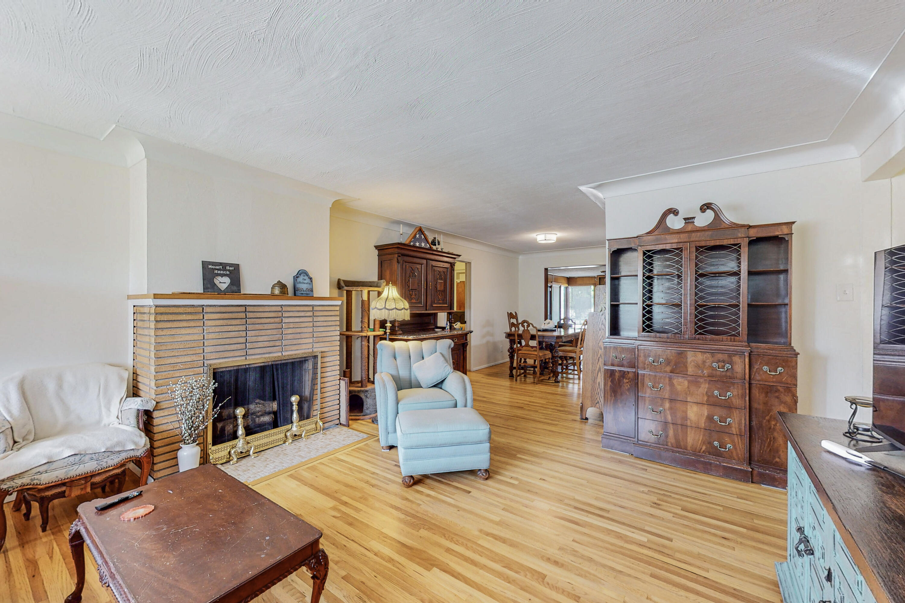 2725 Vermont Street NE