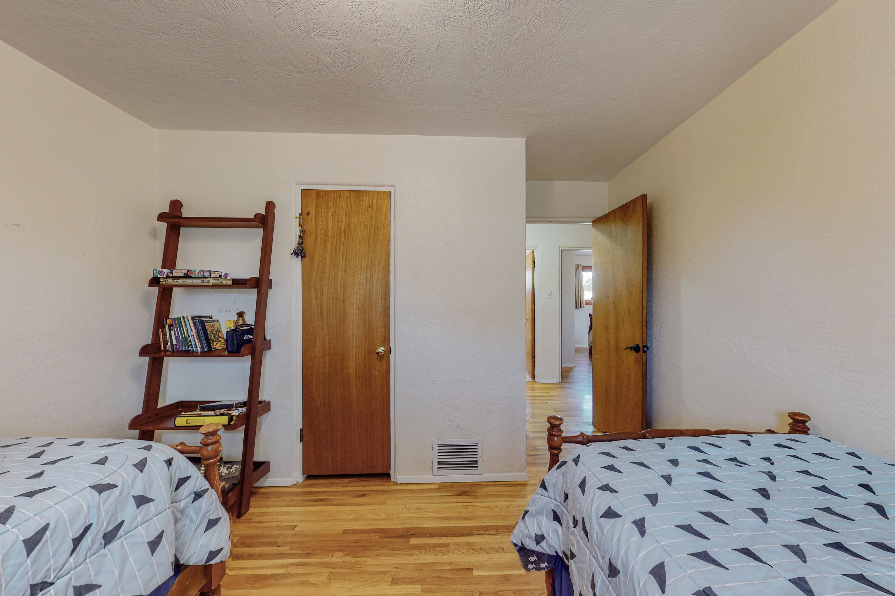 2725 Vermont Street NE