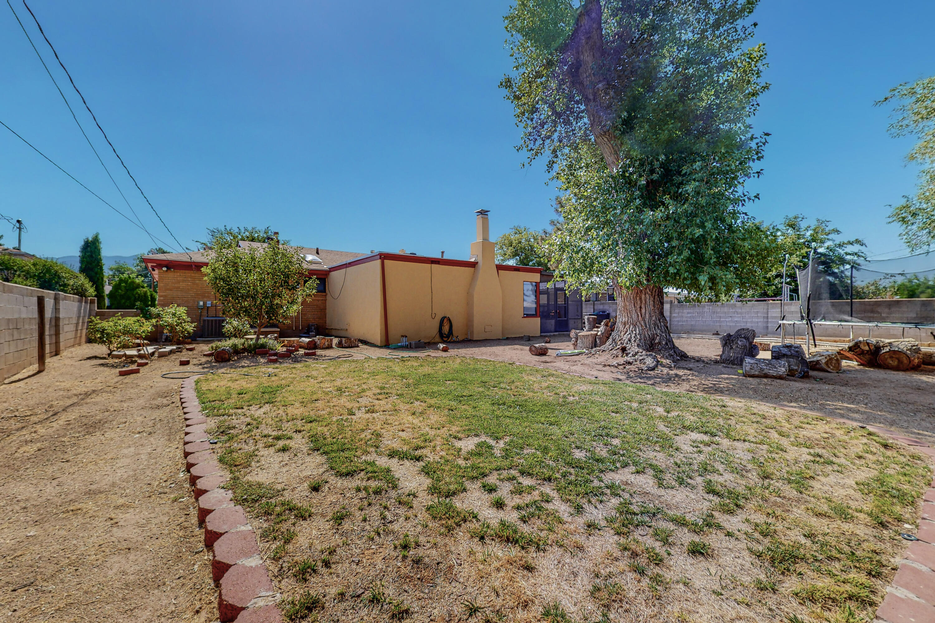 2725 Vermont Street NE