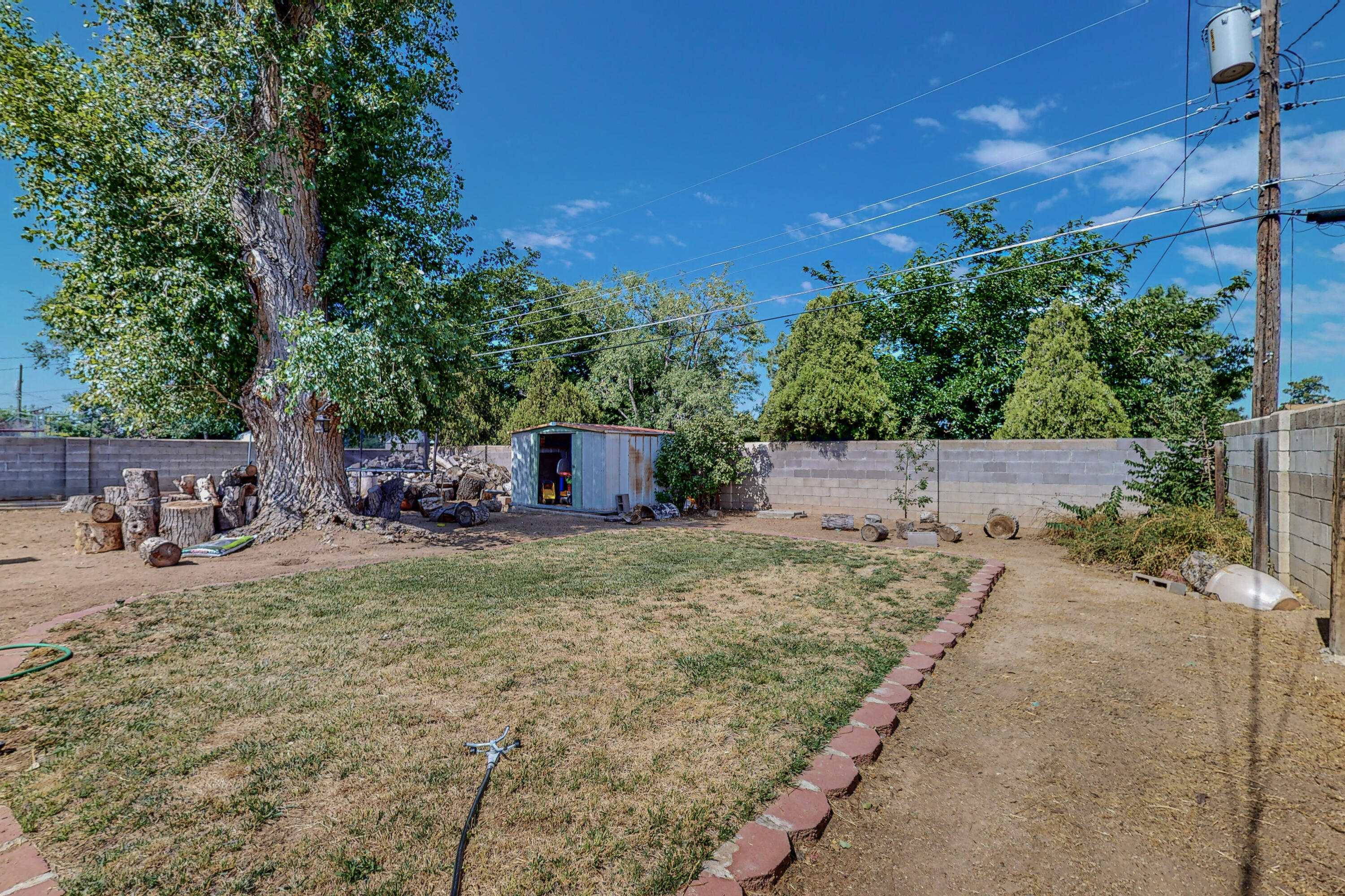 2725 Vermont Street NE