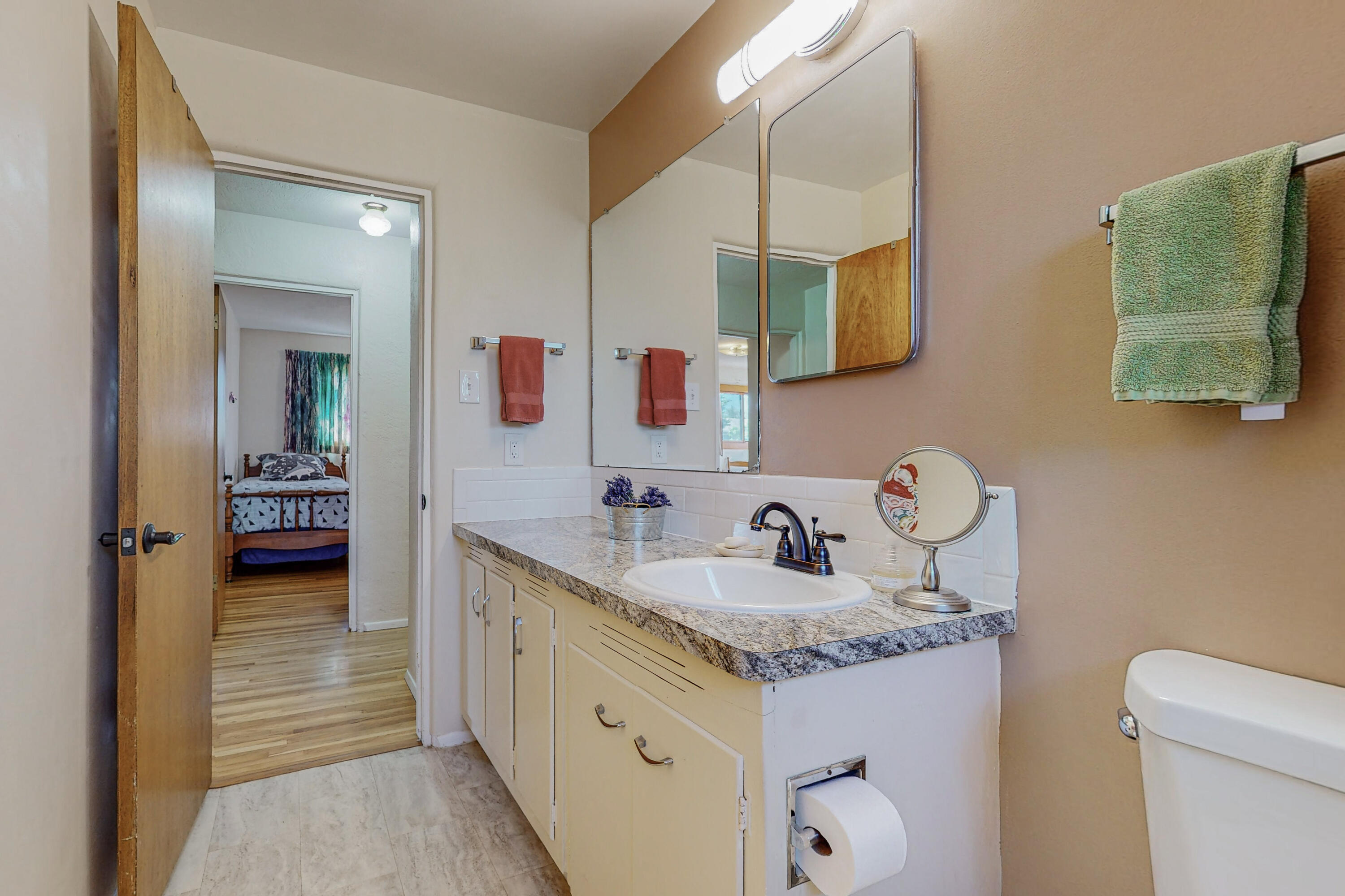 2725 Vermont Street NE