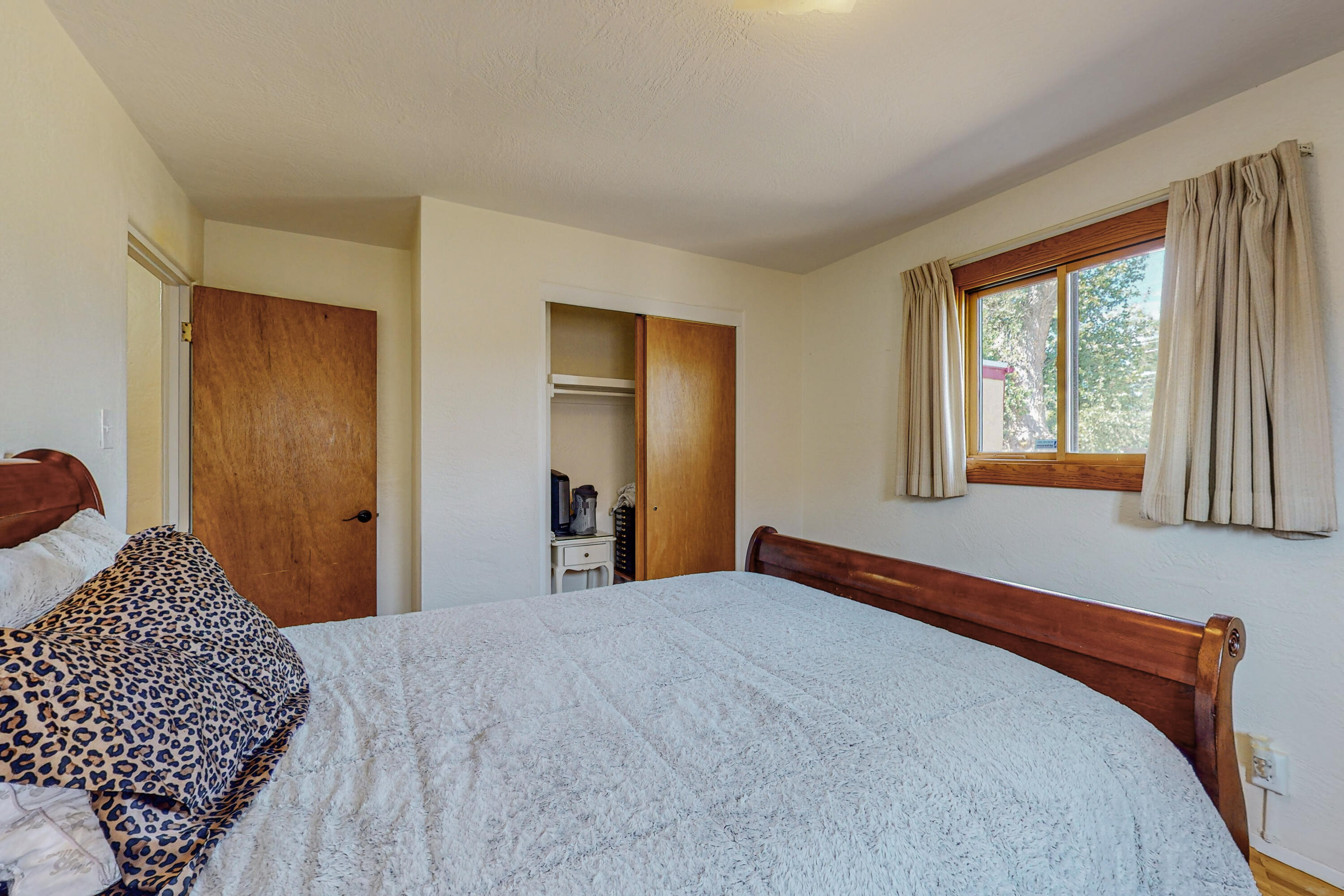 2725 Vermont Street NE