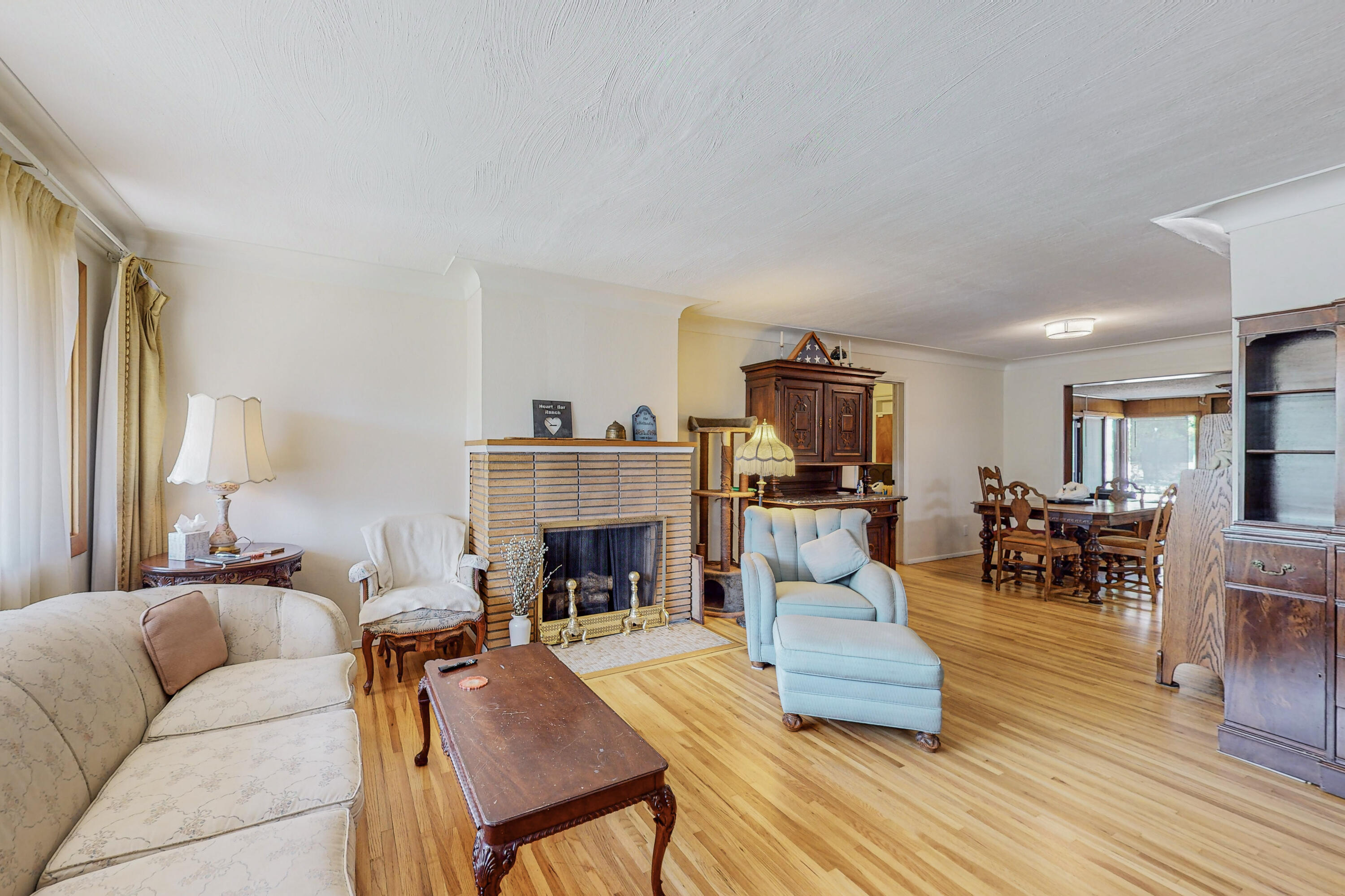 2725 Vermont Street NE