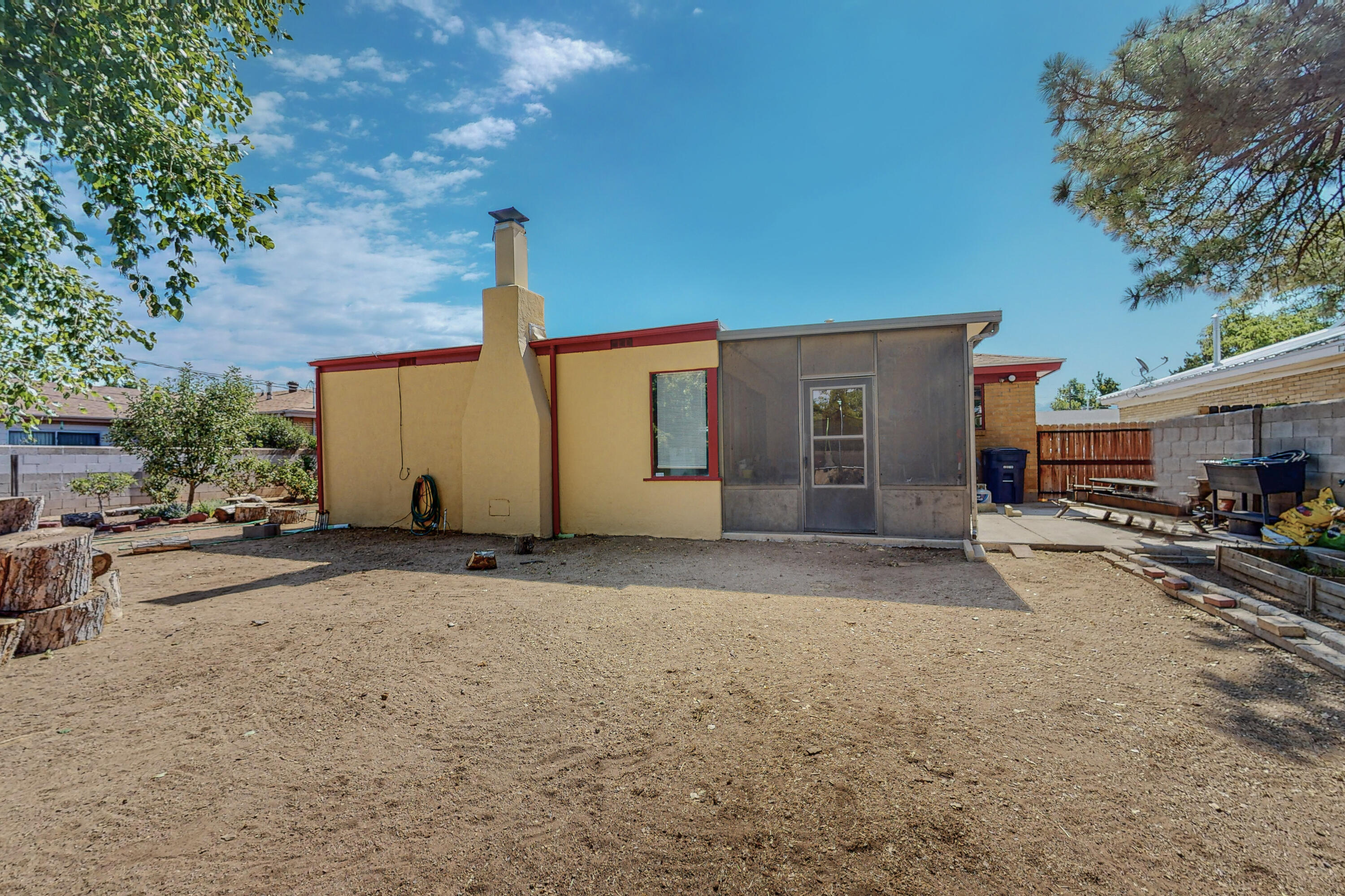 2725 Vermont Street NE