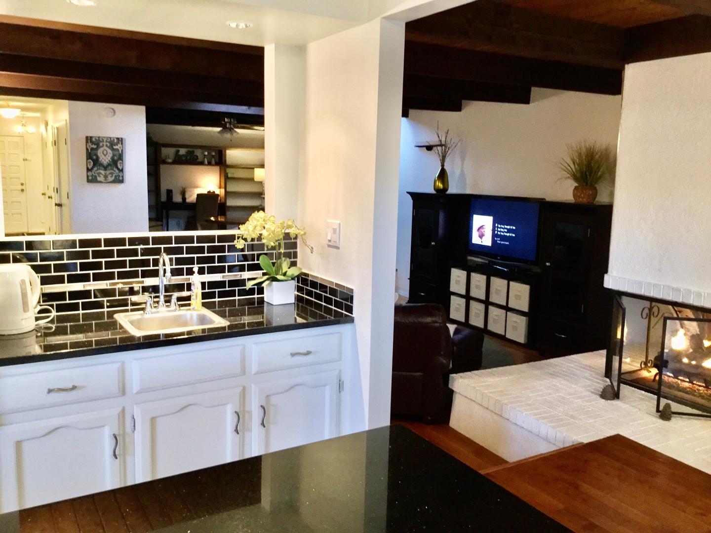 1101 Bernalillo Place