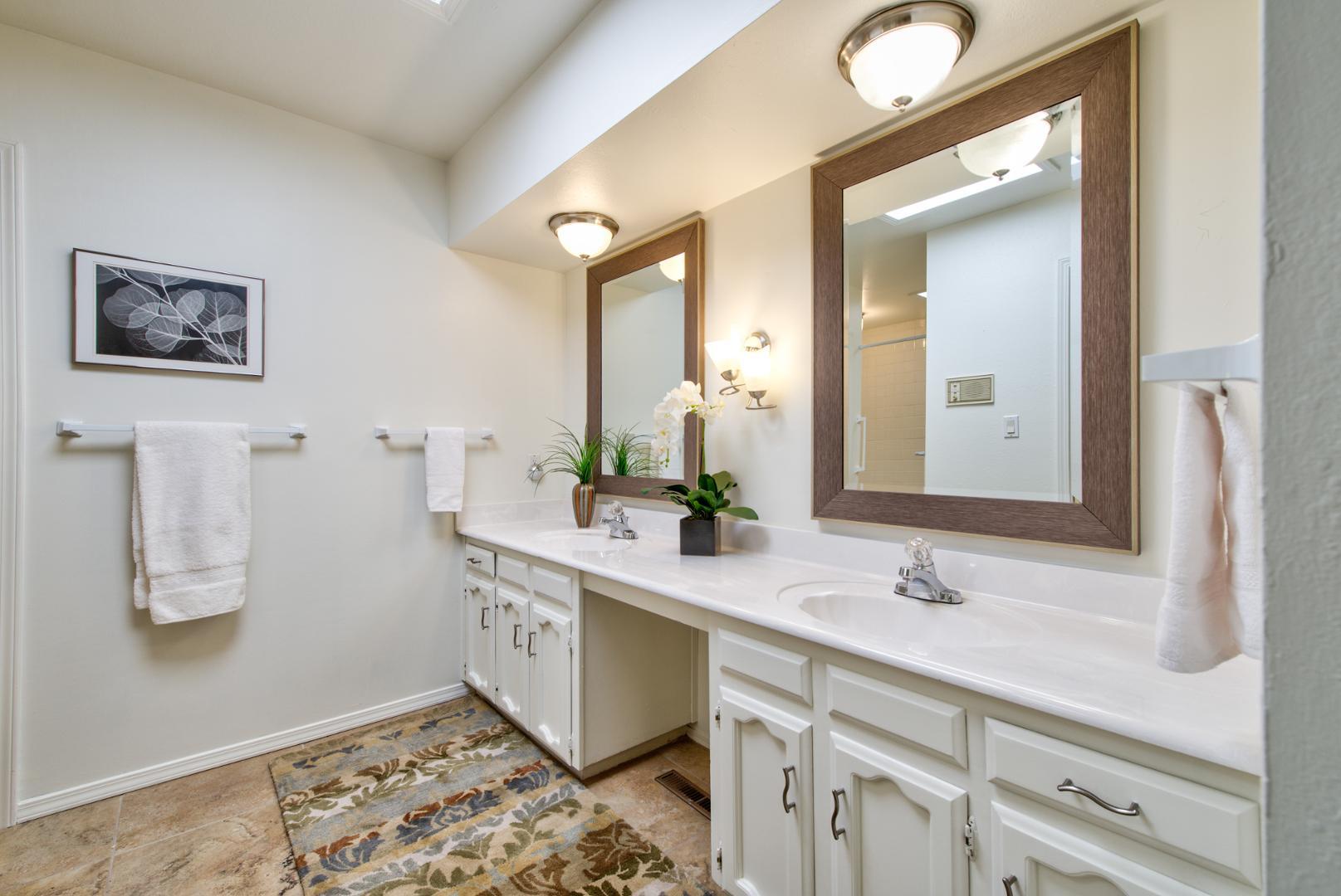 1101 Bernalillo Place