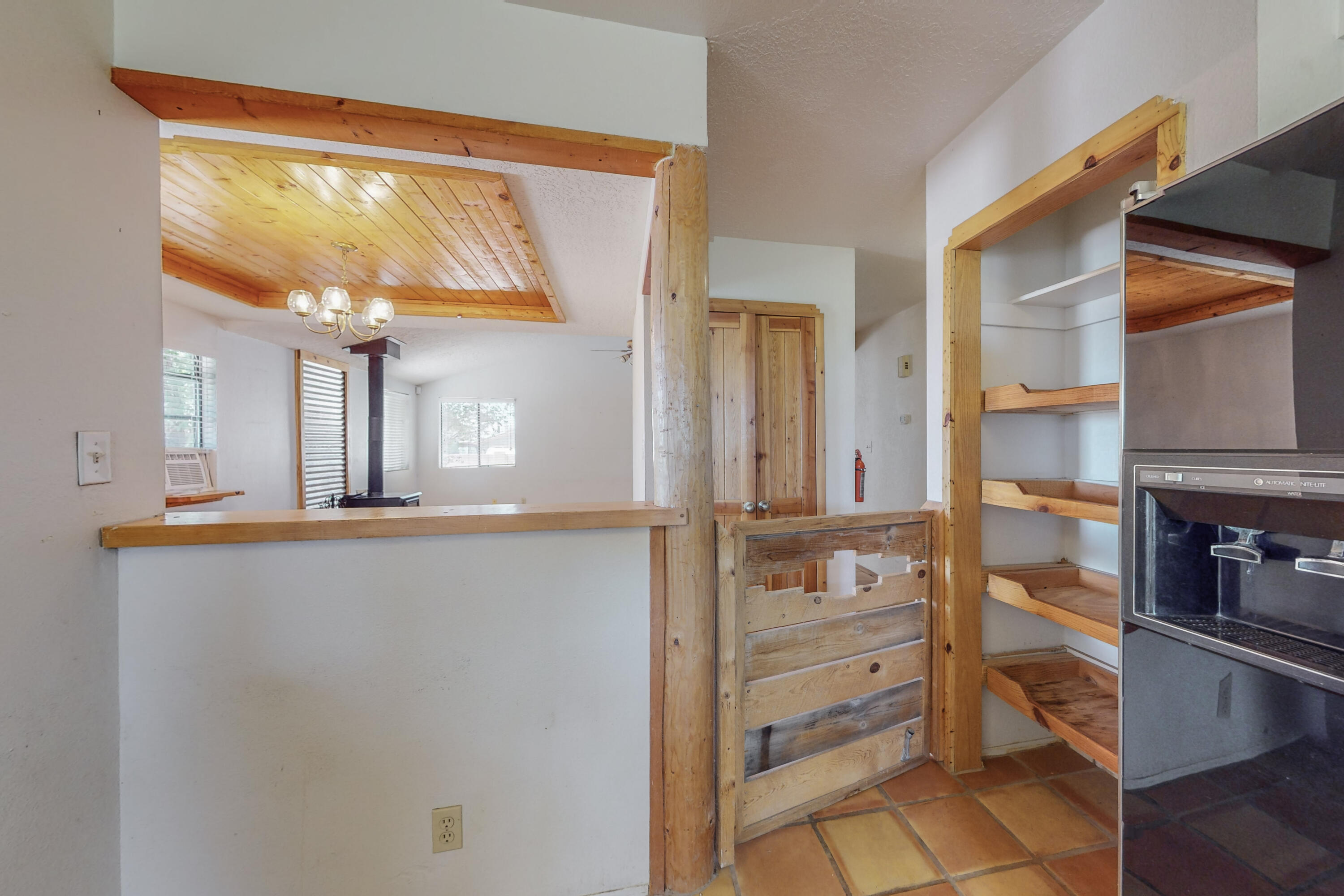 466 Feldspar Drive NE