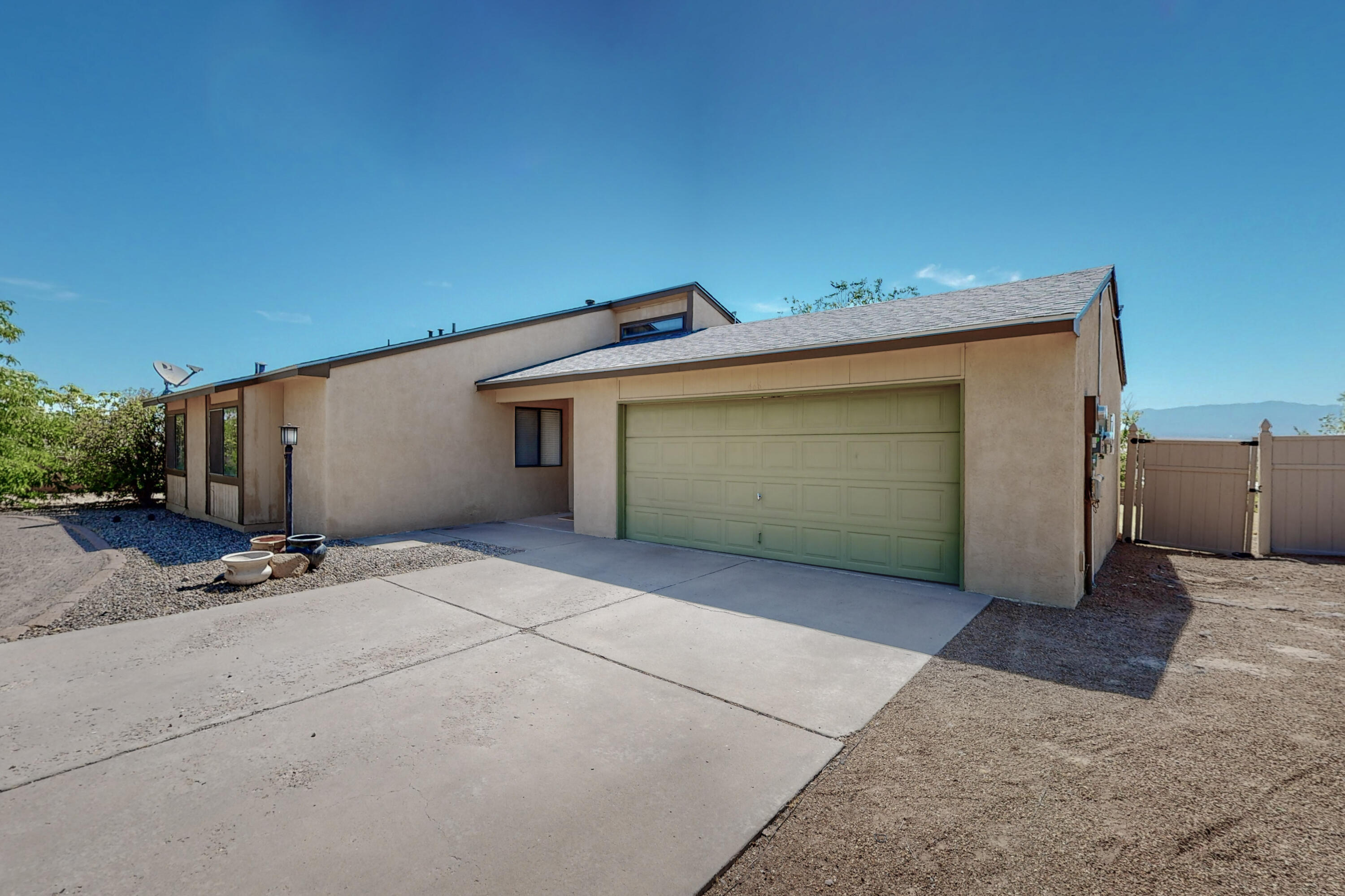 466 Feldspar Drive NE