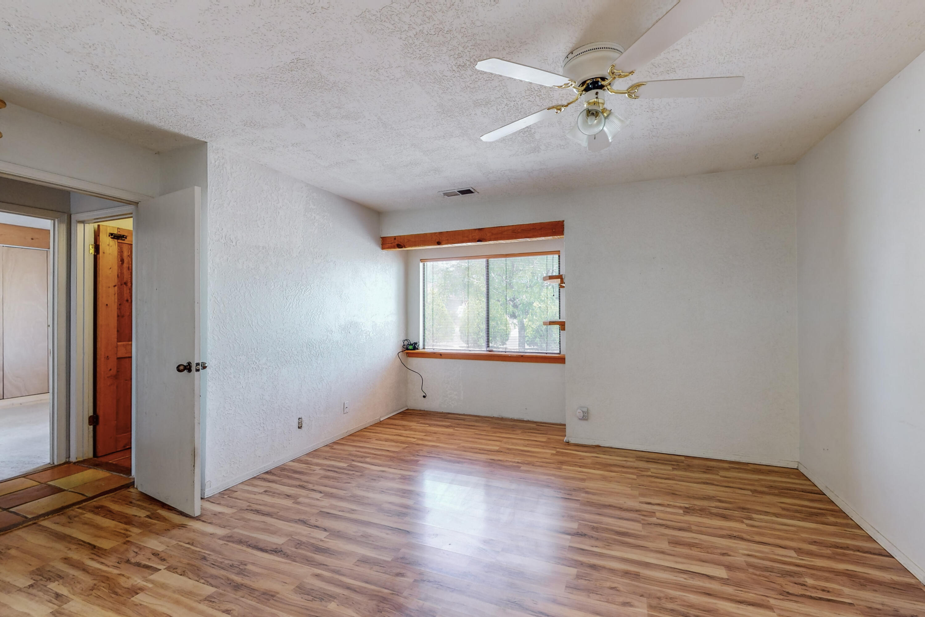 466 Feldspar Drive NE