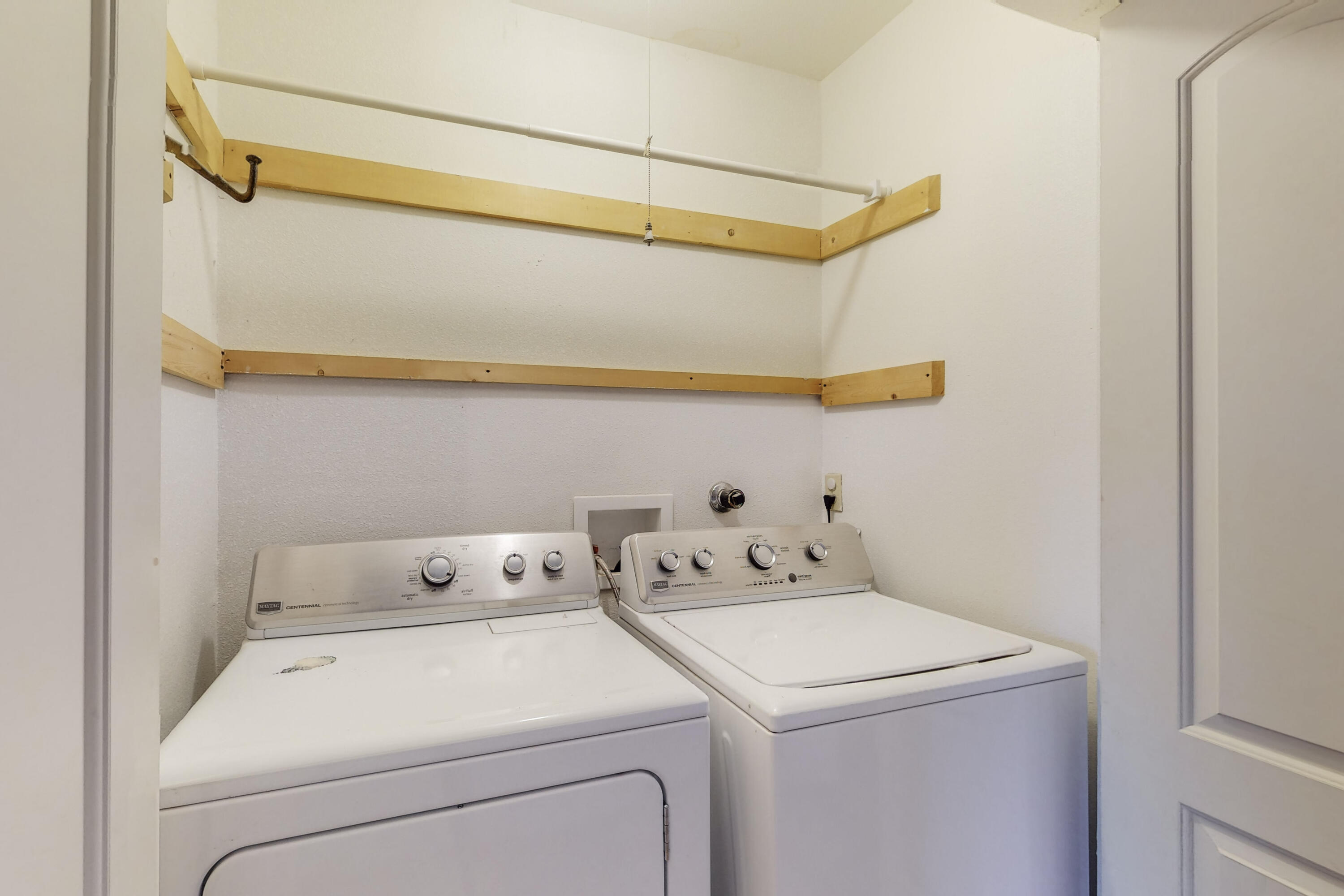 466 Feldspar Drive NE