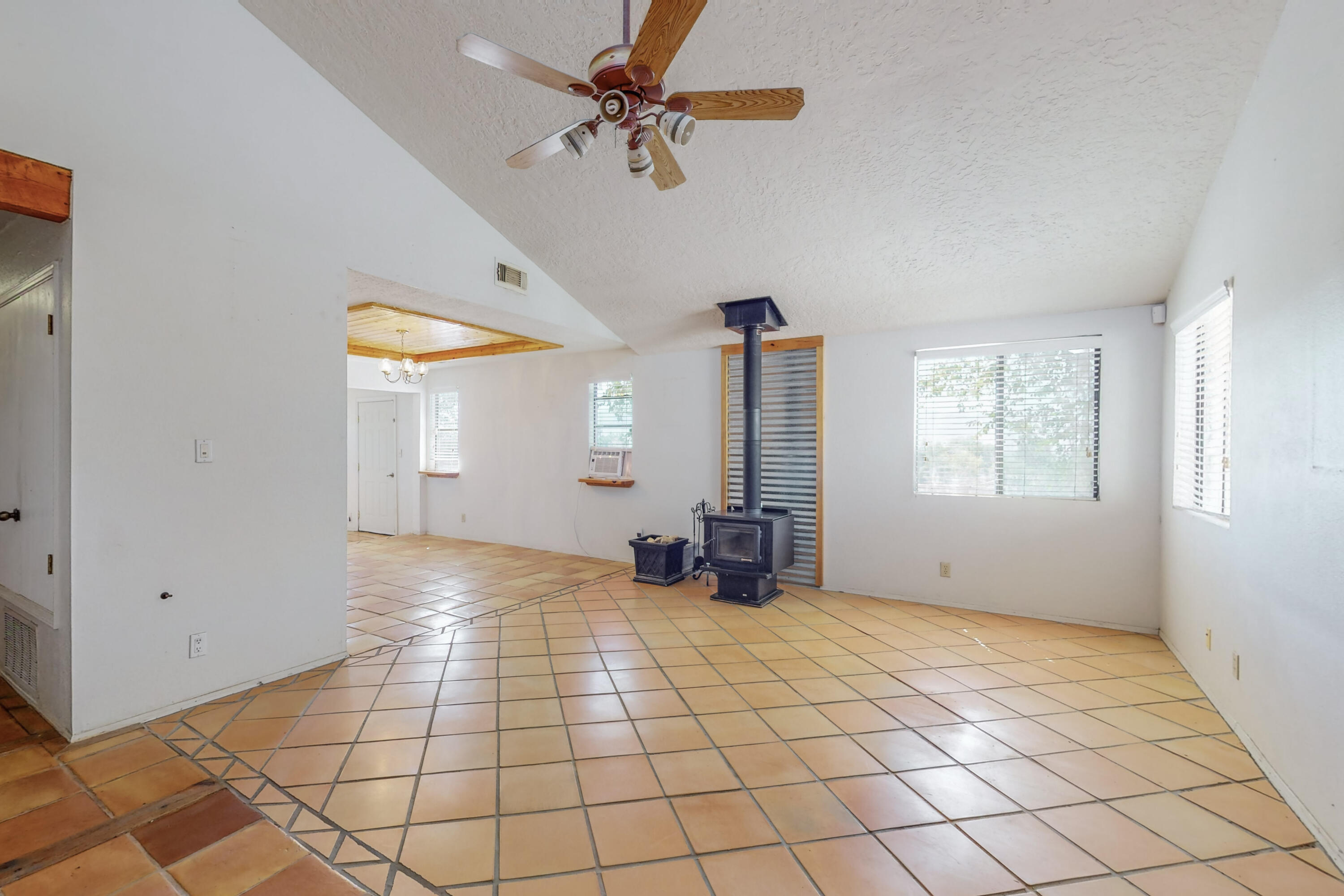 466 Feldspar Drive NE