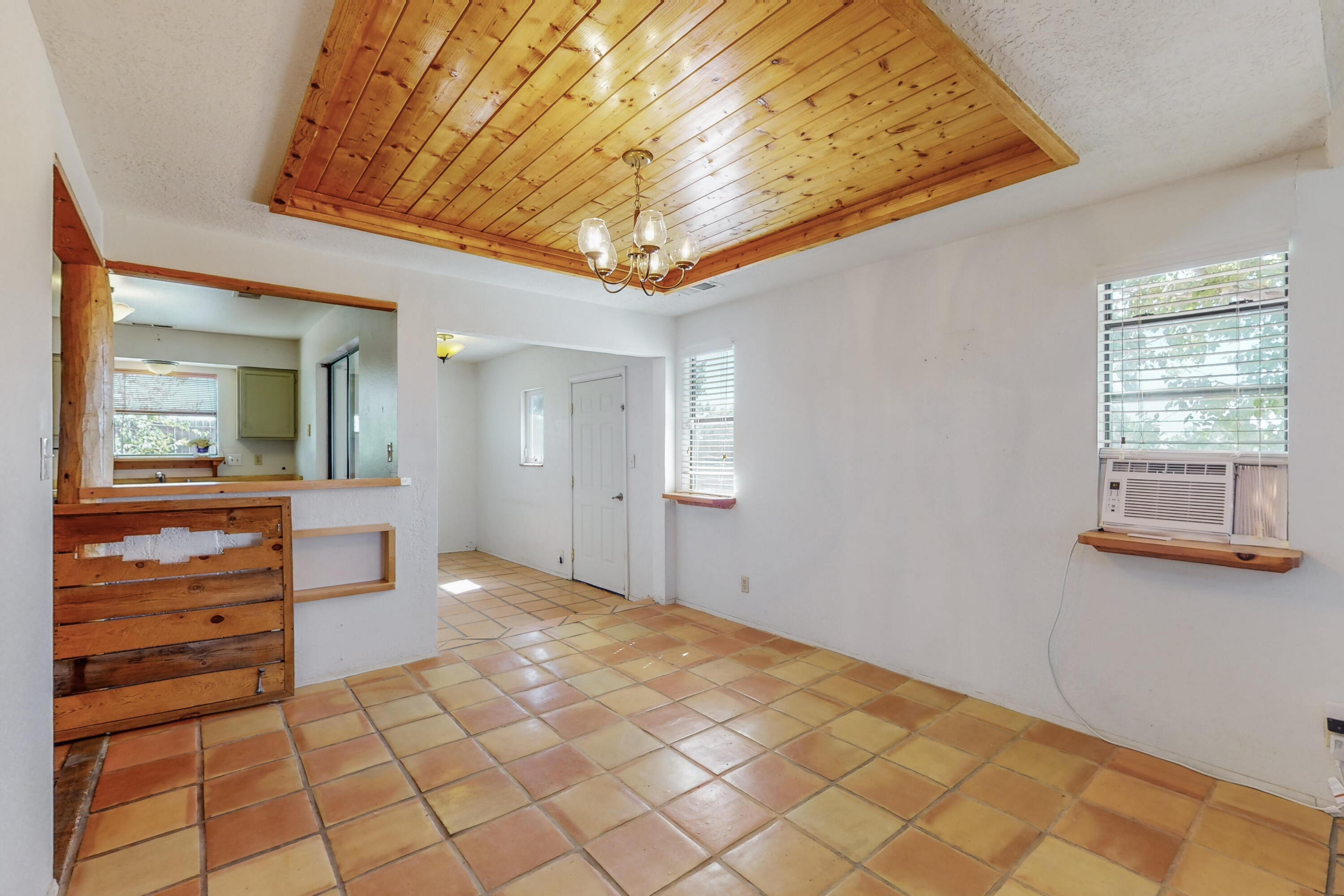 466 Feldspar Drive NE