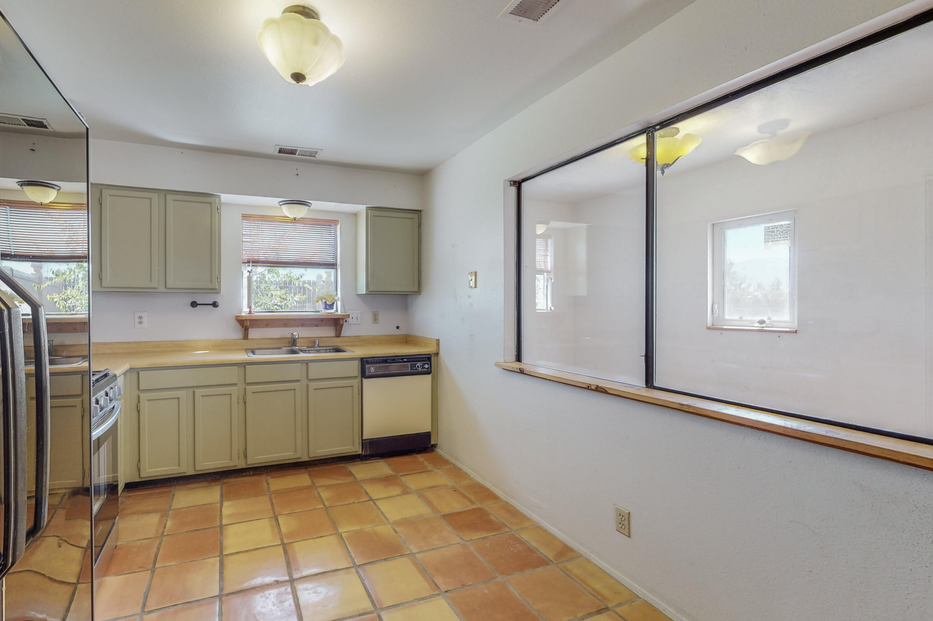 466 Feldspar Drive NE