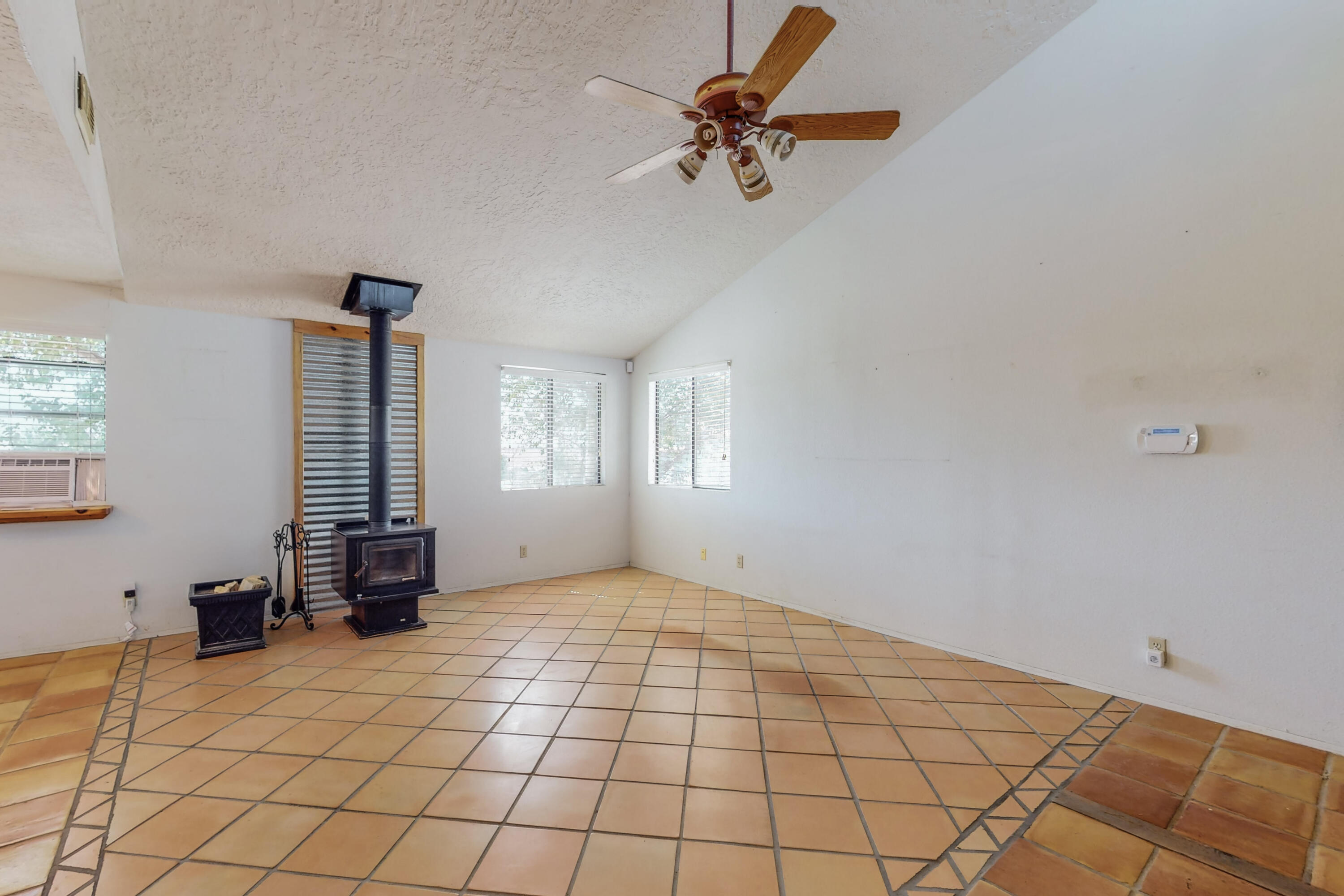 466 Feldspar Drive NE