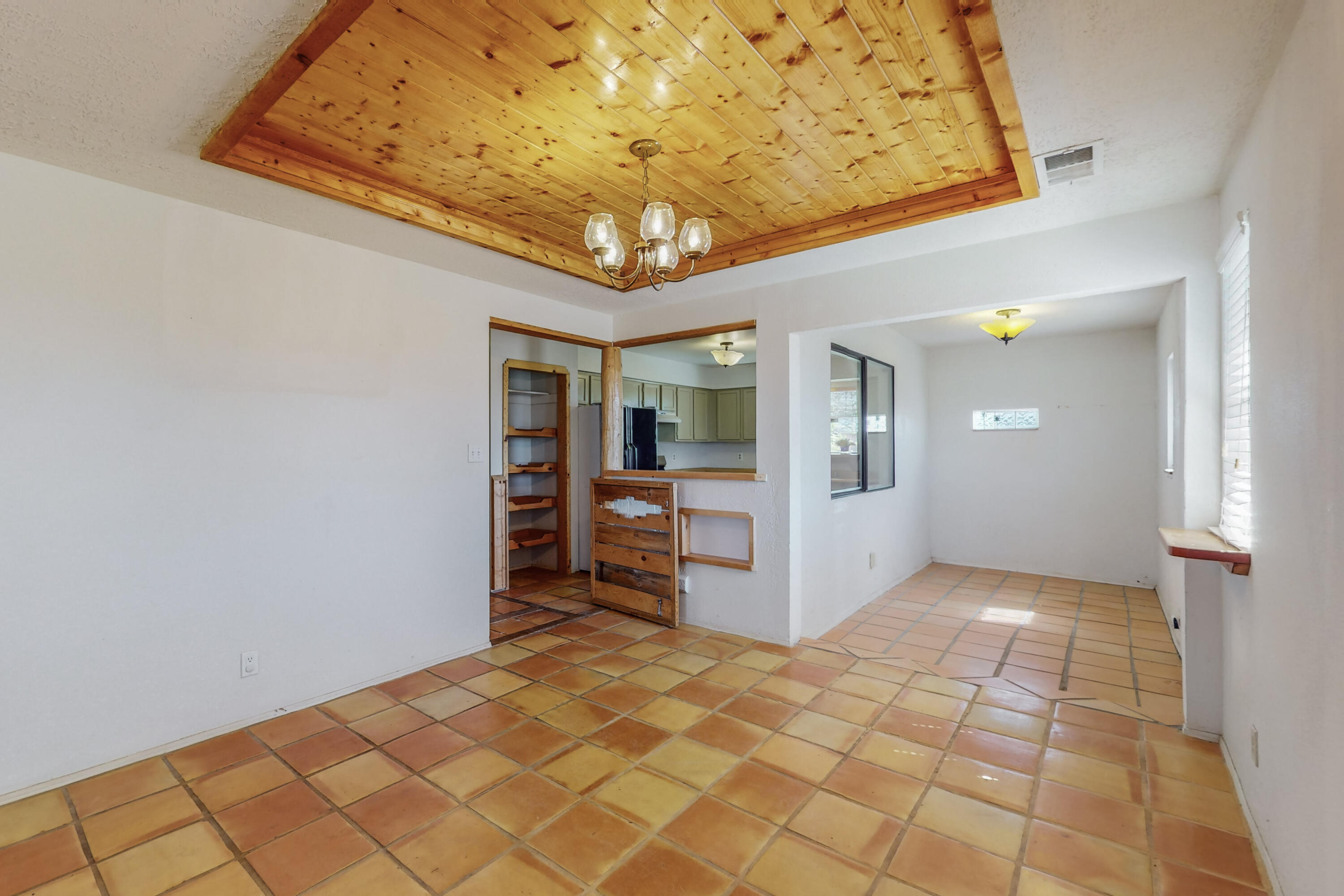 466 Feldspar Drive NE