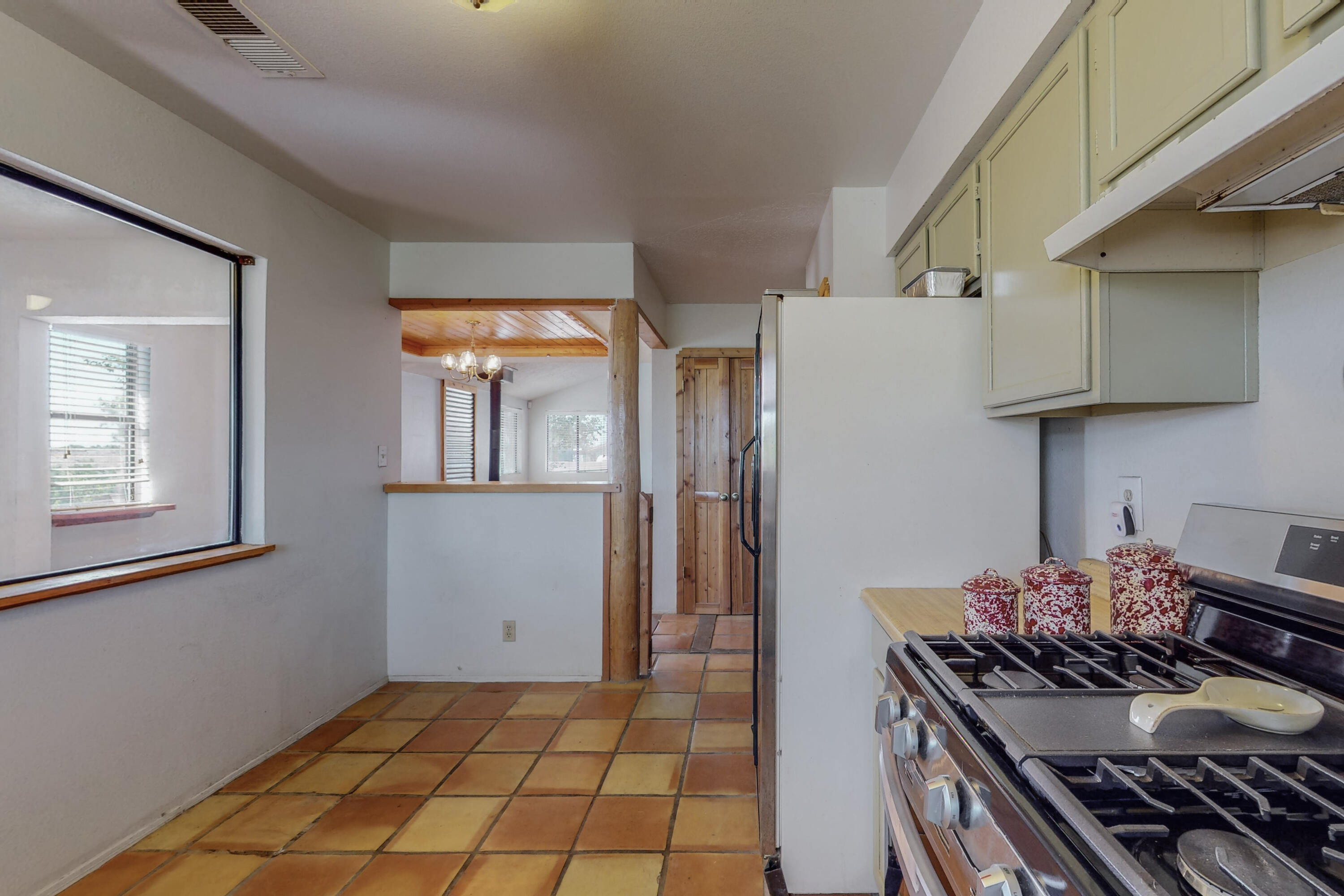 466 Feldspar Drive NE