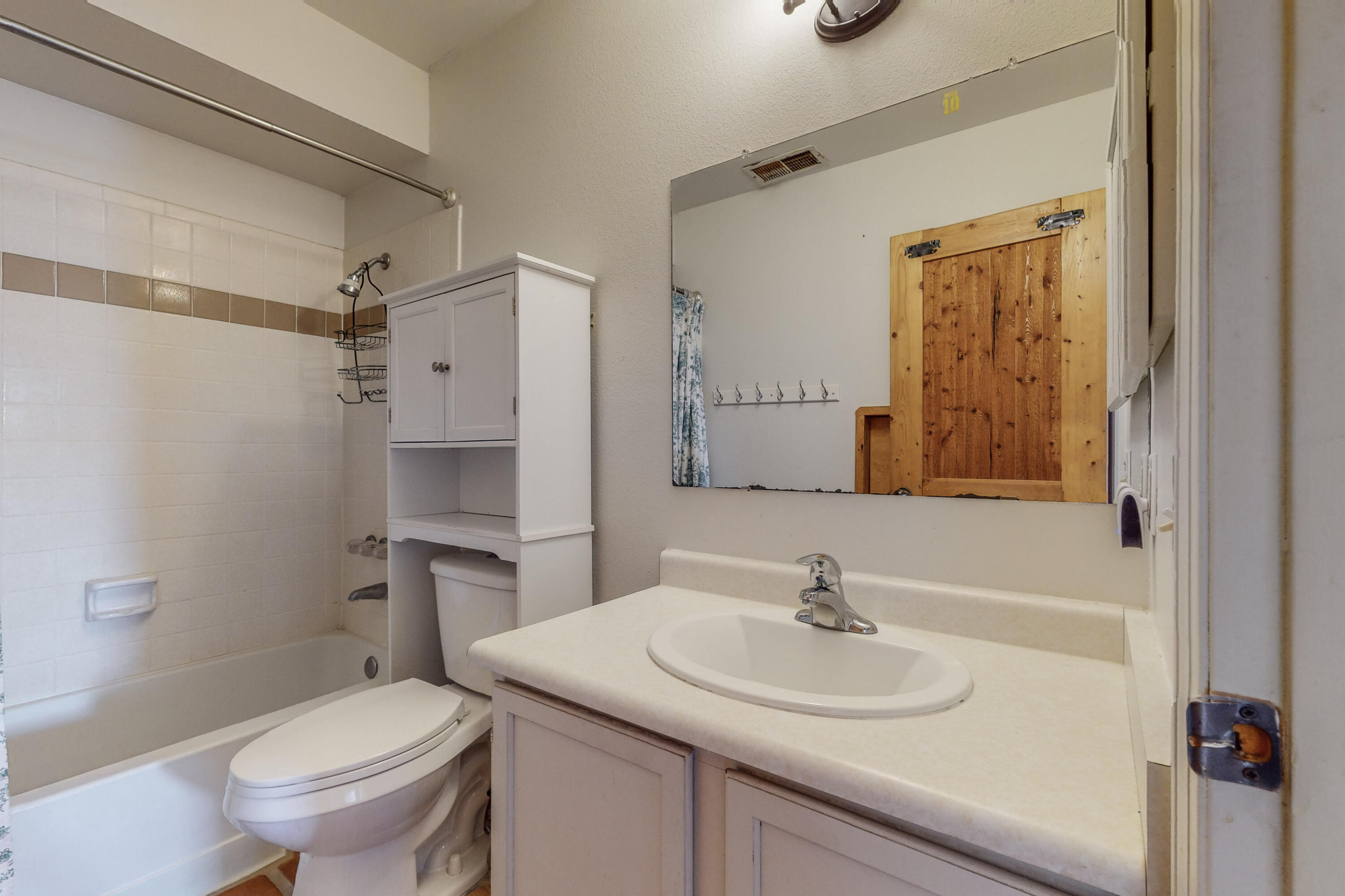 466 Feldspar Drive NE