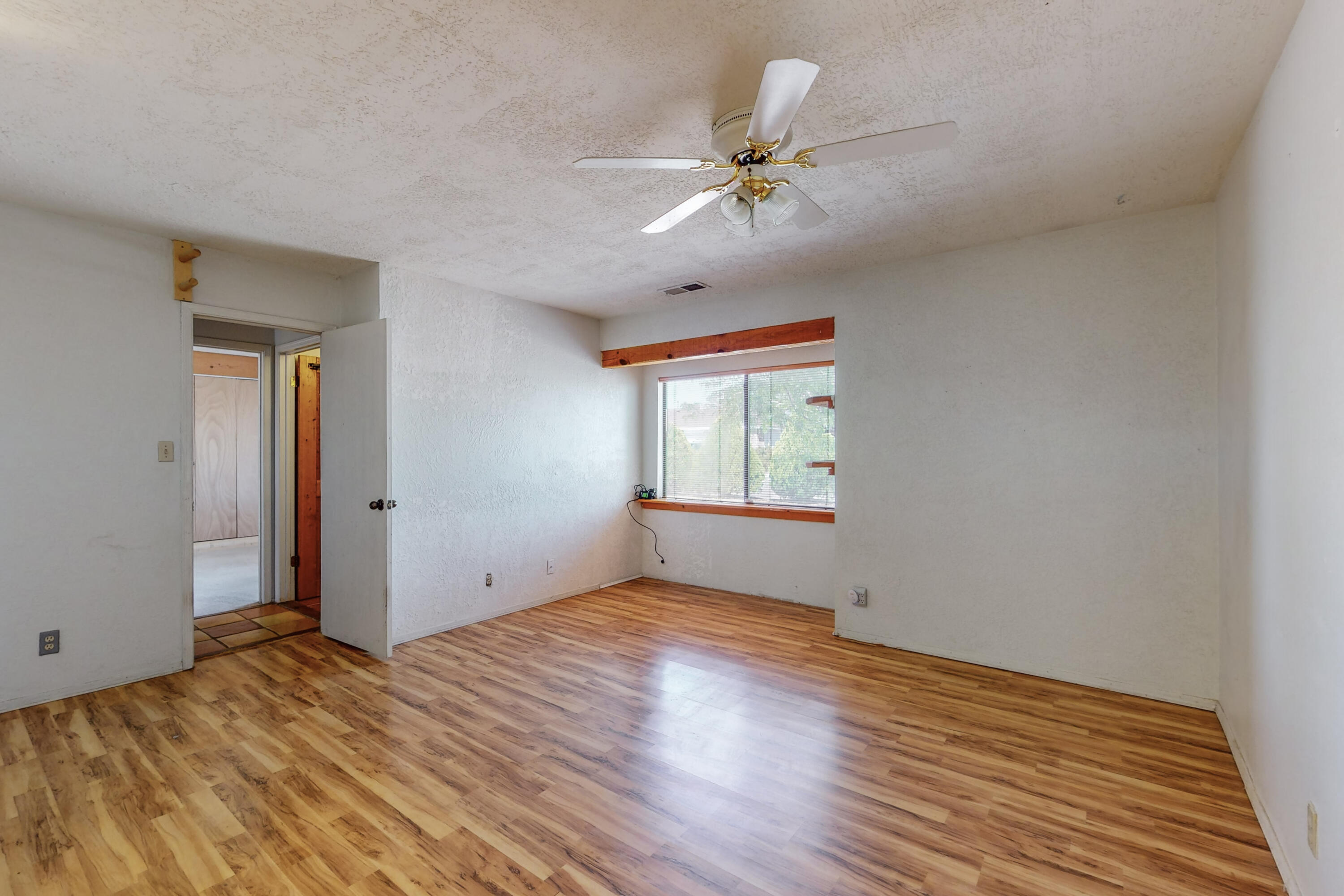 466 Feldspar Drive NE